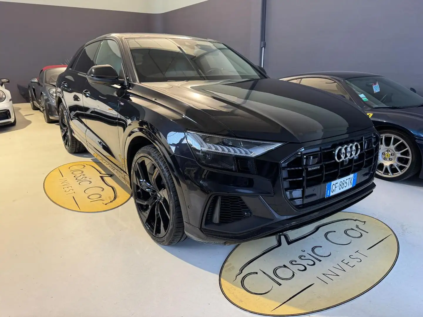 Audi Q8 55 TFSI e quattro tiptronic S LINE Schwarz - 1