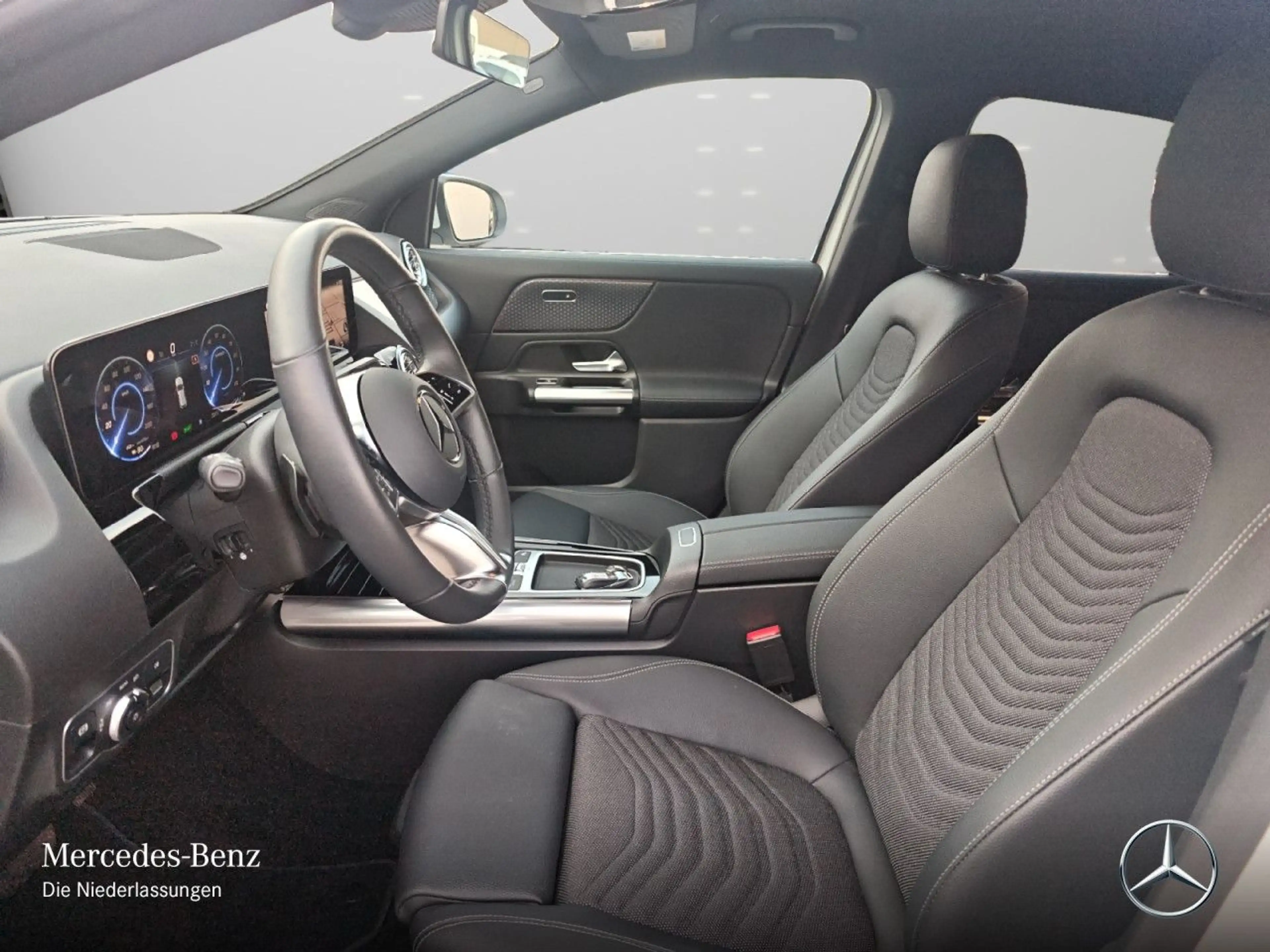 Mercedes-Benz EQA 250 PROG+ADVANCED+AHK+KAMERA+SPUR — photo 11
