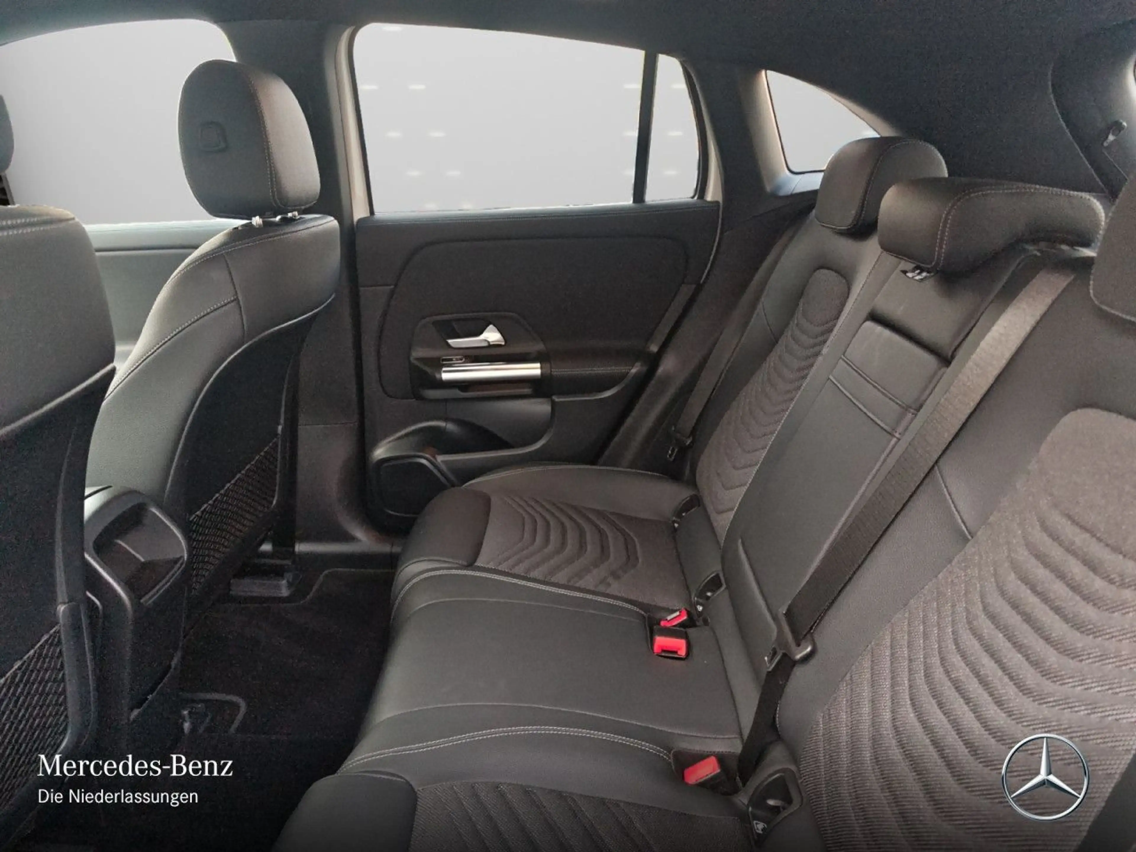 Mercedes-Benz EQA 250 PROG+ADVANCED+AHK+KAMERA+SPUR — photo 12