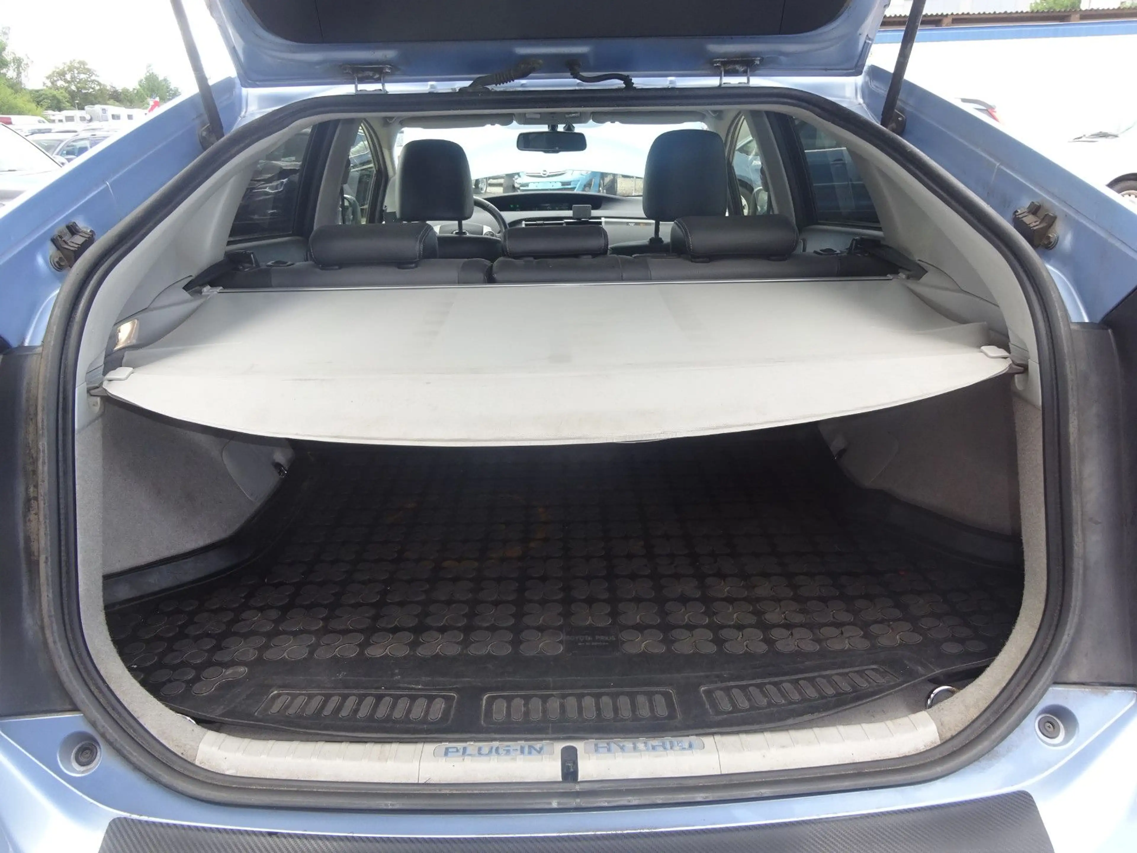 Toyota Prius Plug-in Hybrid TEC-Edition — photo 13