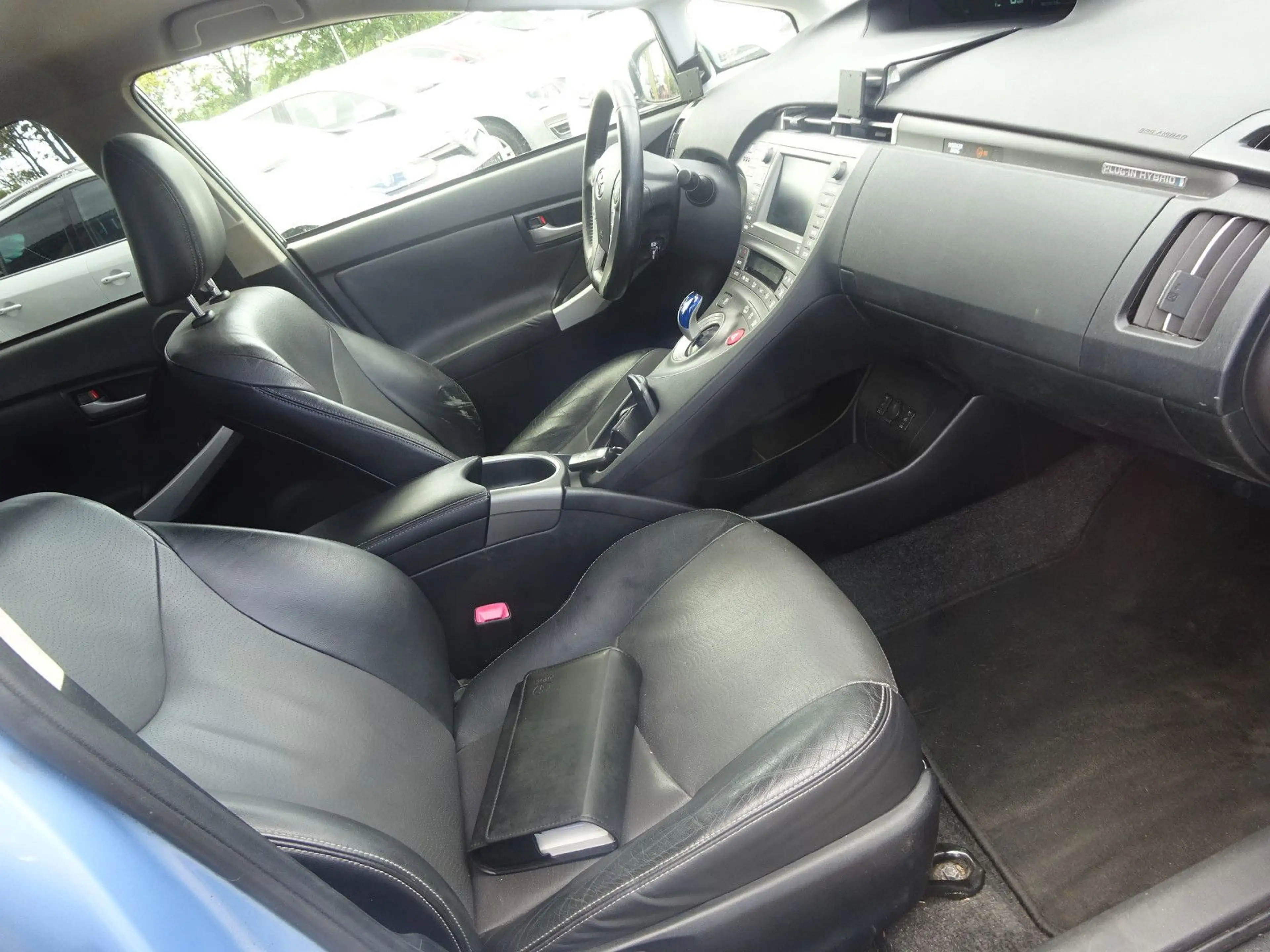 Toyota Prius Plug-in Hybrid TEC-Edition — photo 10