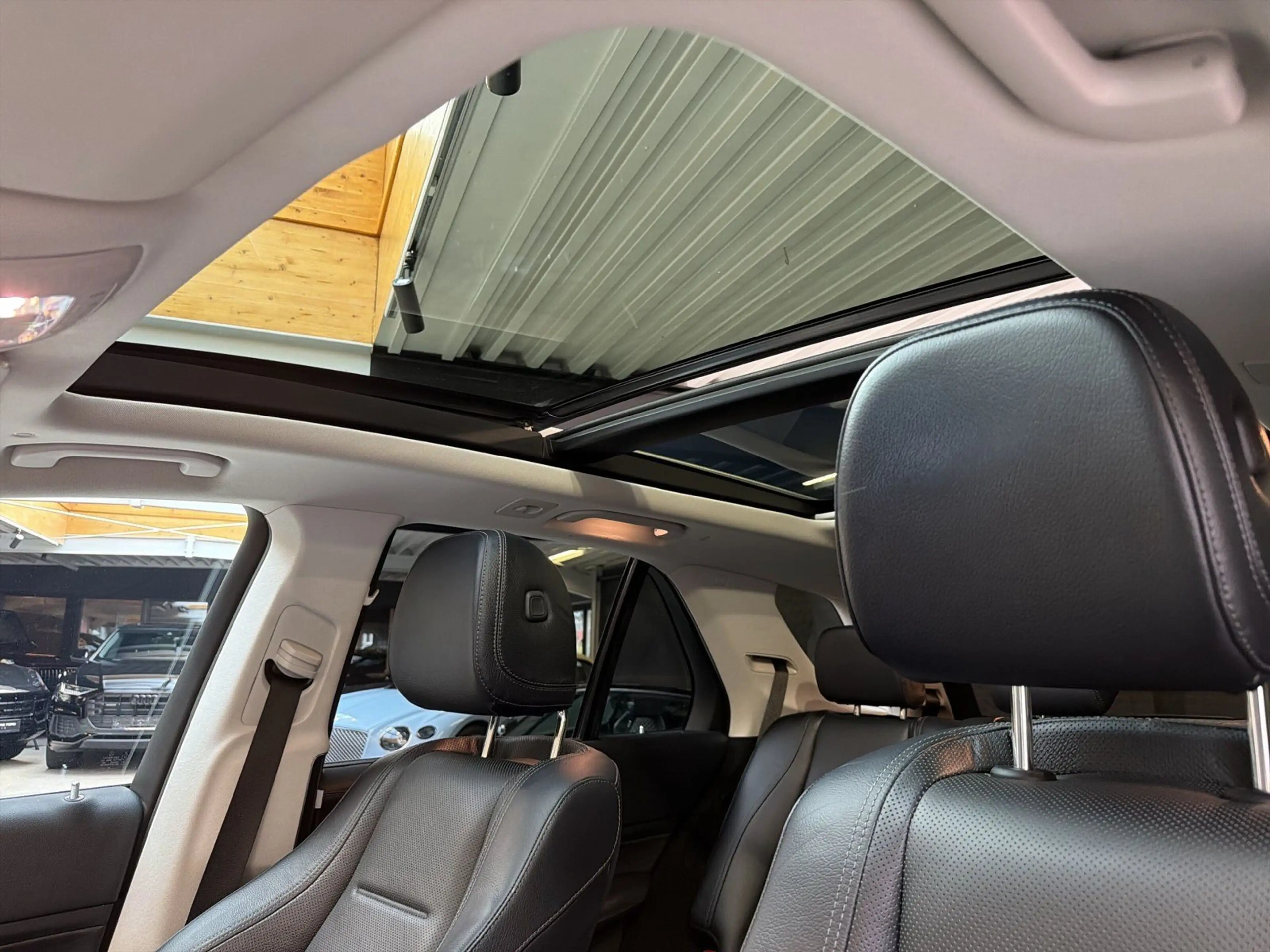 Mercedes-Benz GLE 450 AMG Line+HUD+Pano+Standh+Airmatic+7 Sitze — photo 12