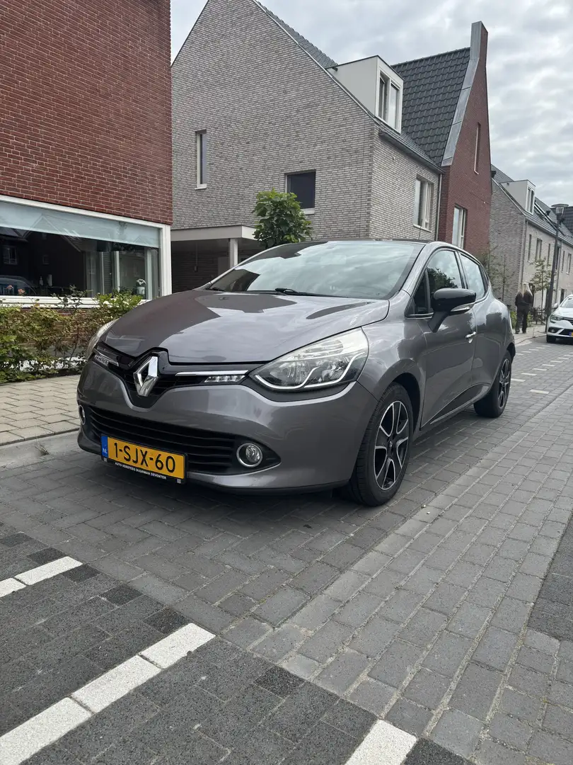 Renault Clio 0.9 TCe Expression Grijs - 1