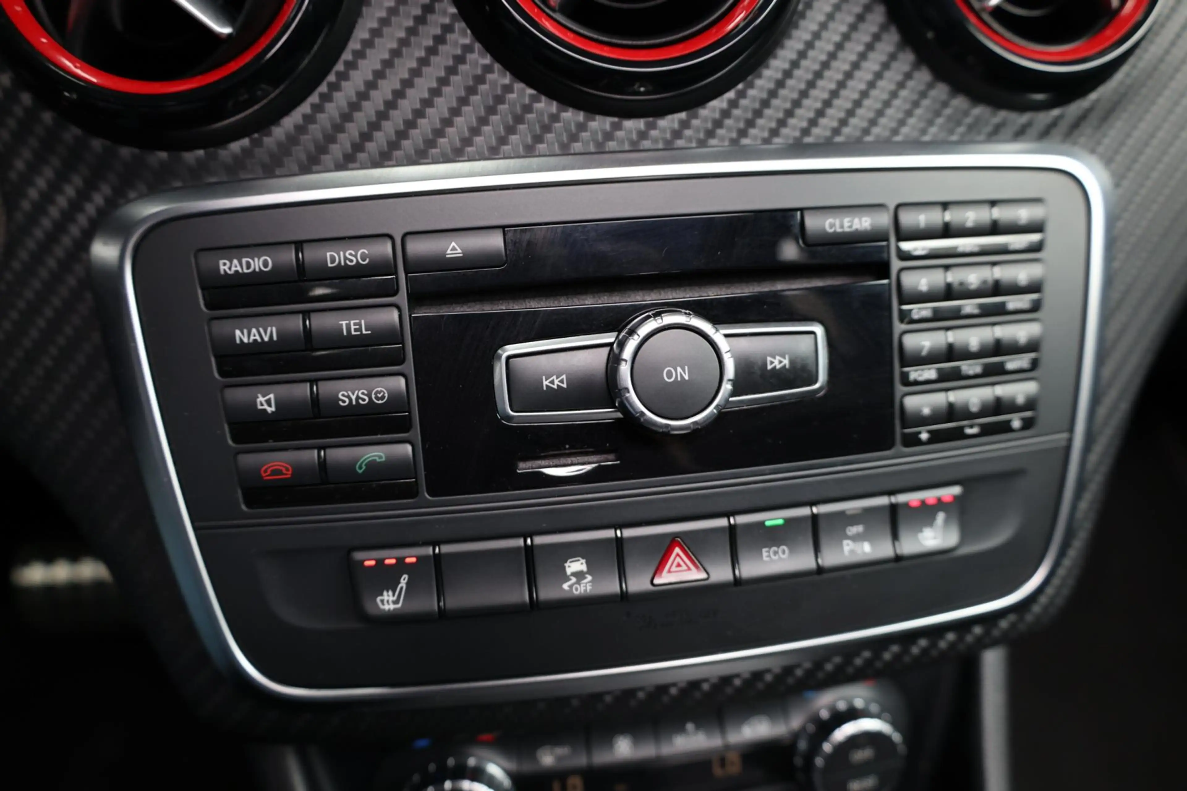 Mercedes-Benz A 45 AMG 4MATIC 361+PK LED/LEER+S.VERWARMING+MEMORY/19" LMV — photo 15