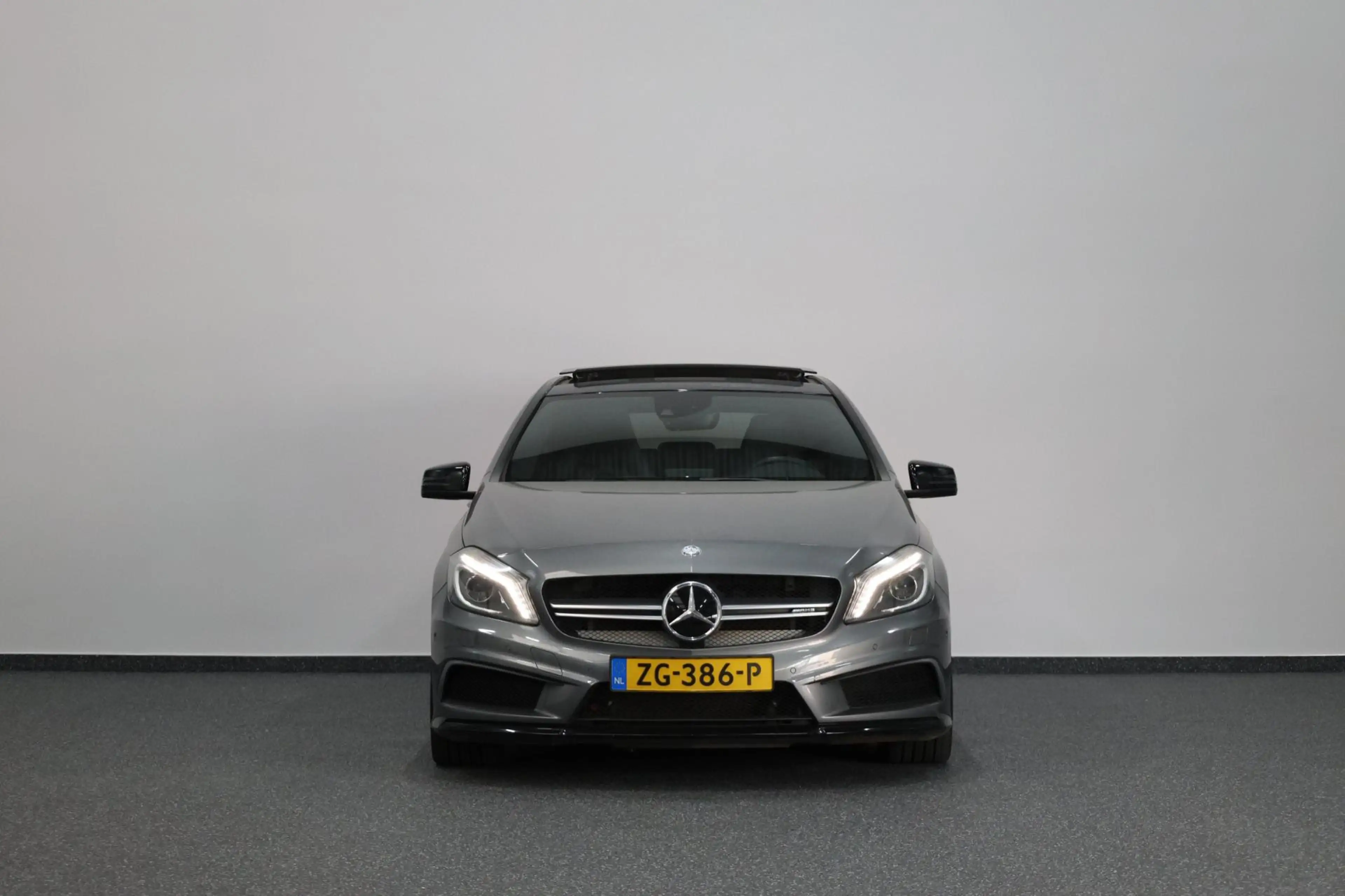 Mercedes-Benz A 45 AMG 4MATIC 361+PK LED/LEER+S.VERWARMING+MEMORY/19" LMV — photo 3