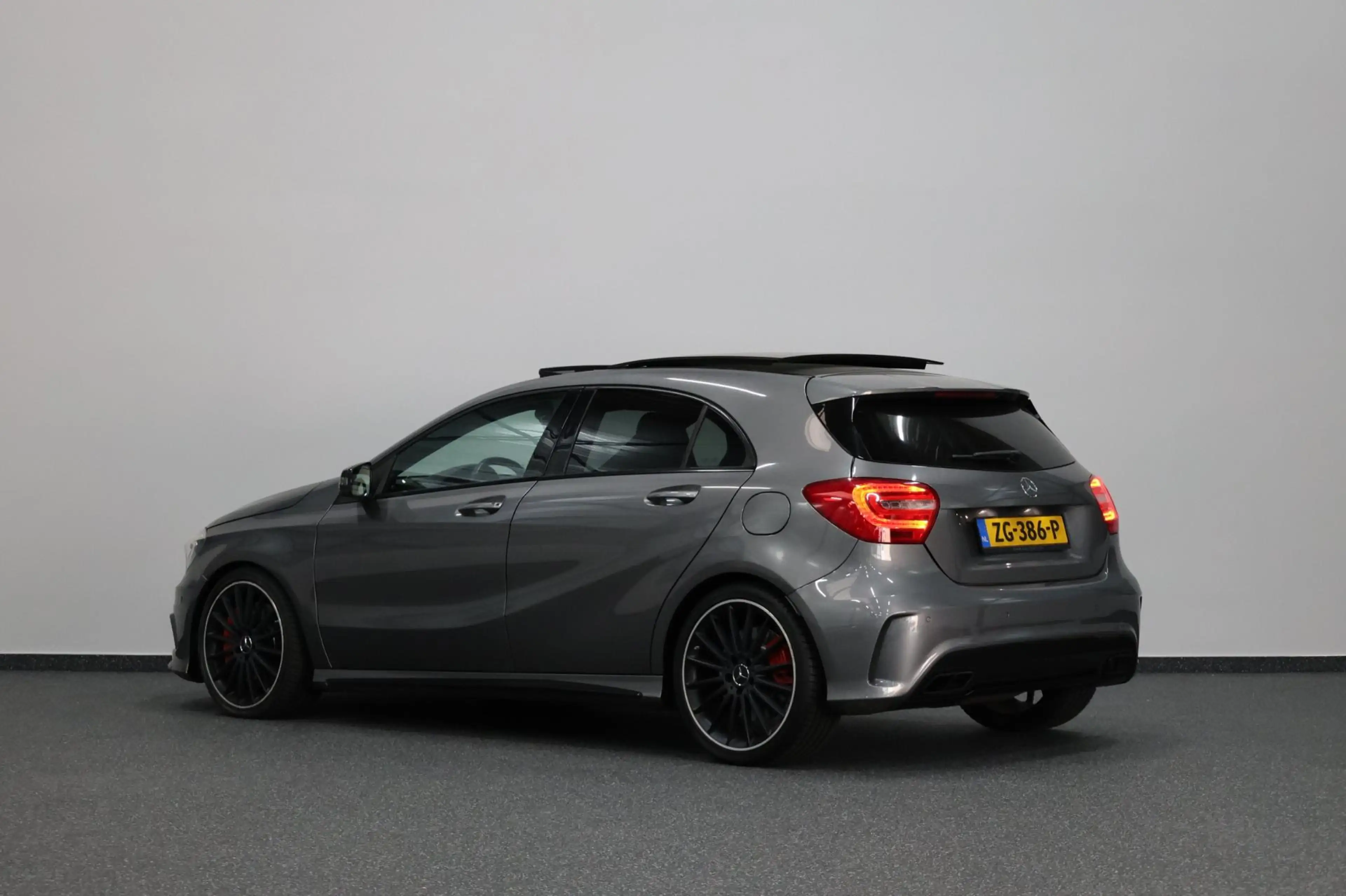 Mercedes-Benz A 45 AMG 4MATIC 361+PK LED/LEER+S.VERWARMING+MEMORY/19" LMV — photo 6