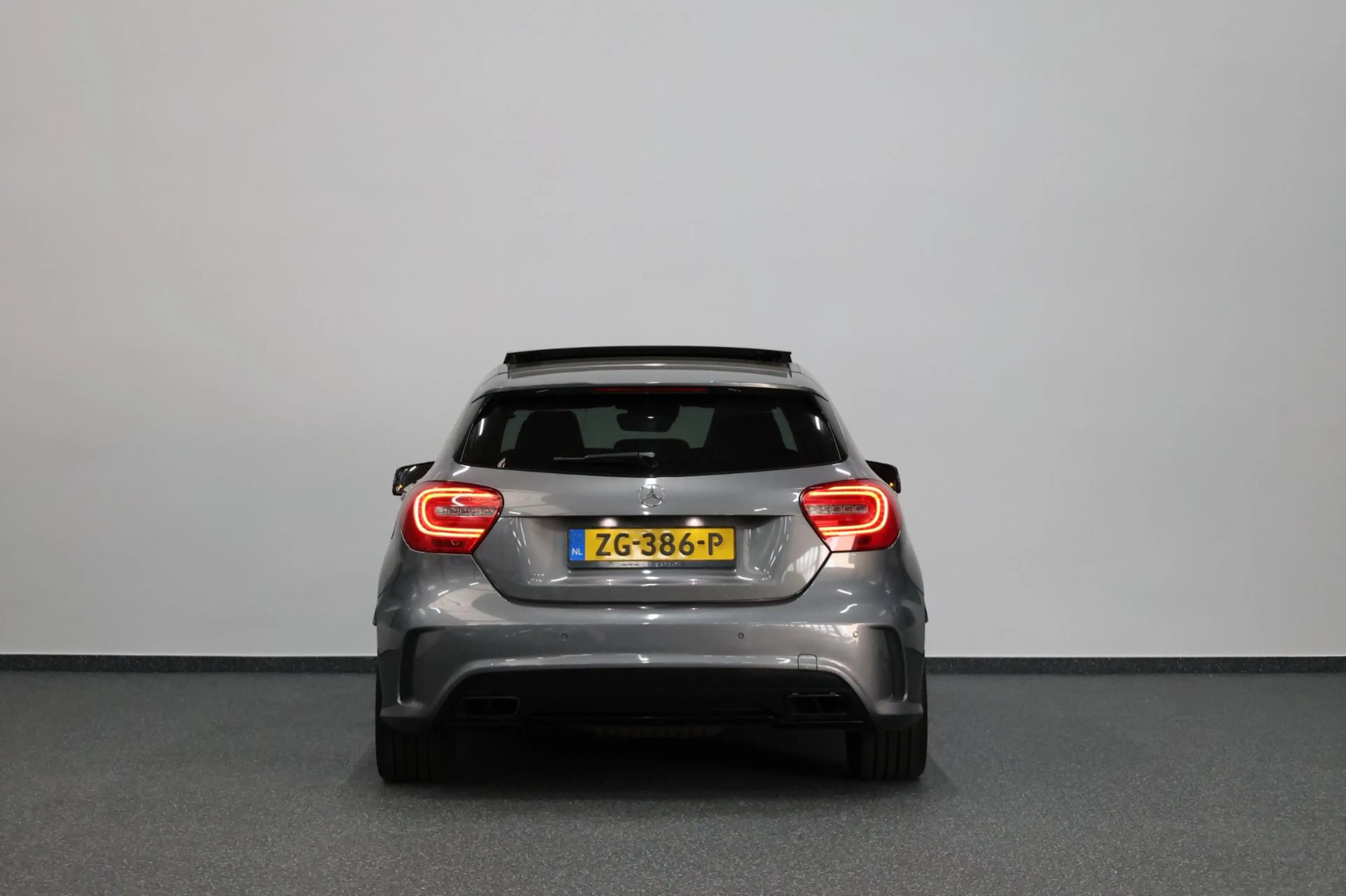 Mercedes-Benz A 45 AMG 4MATIC 361+PK LED/LEER+S.VERWARMING+MEMORY/19" LMV — photo 5