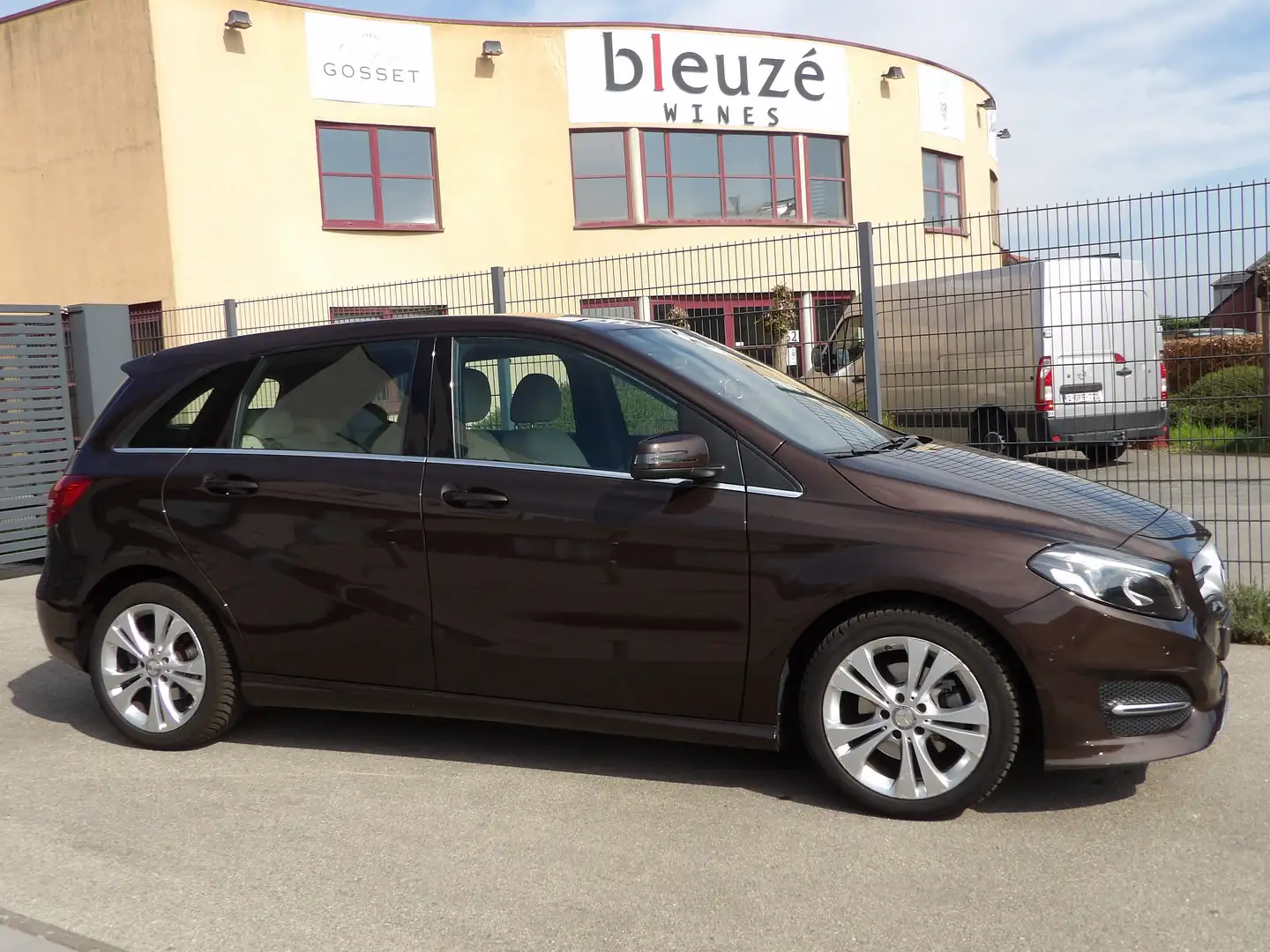 Mercedes-Benz B 200 Urban Edition Face Lift Brun - 2