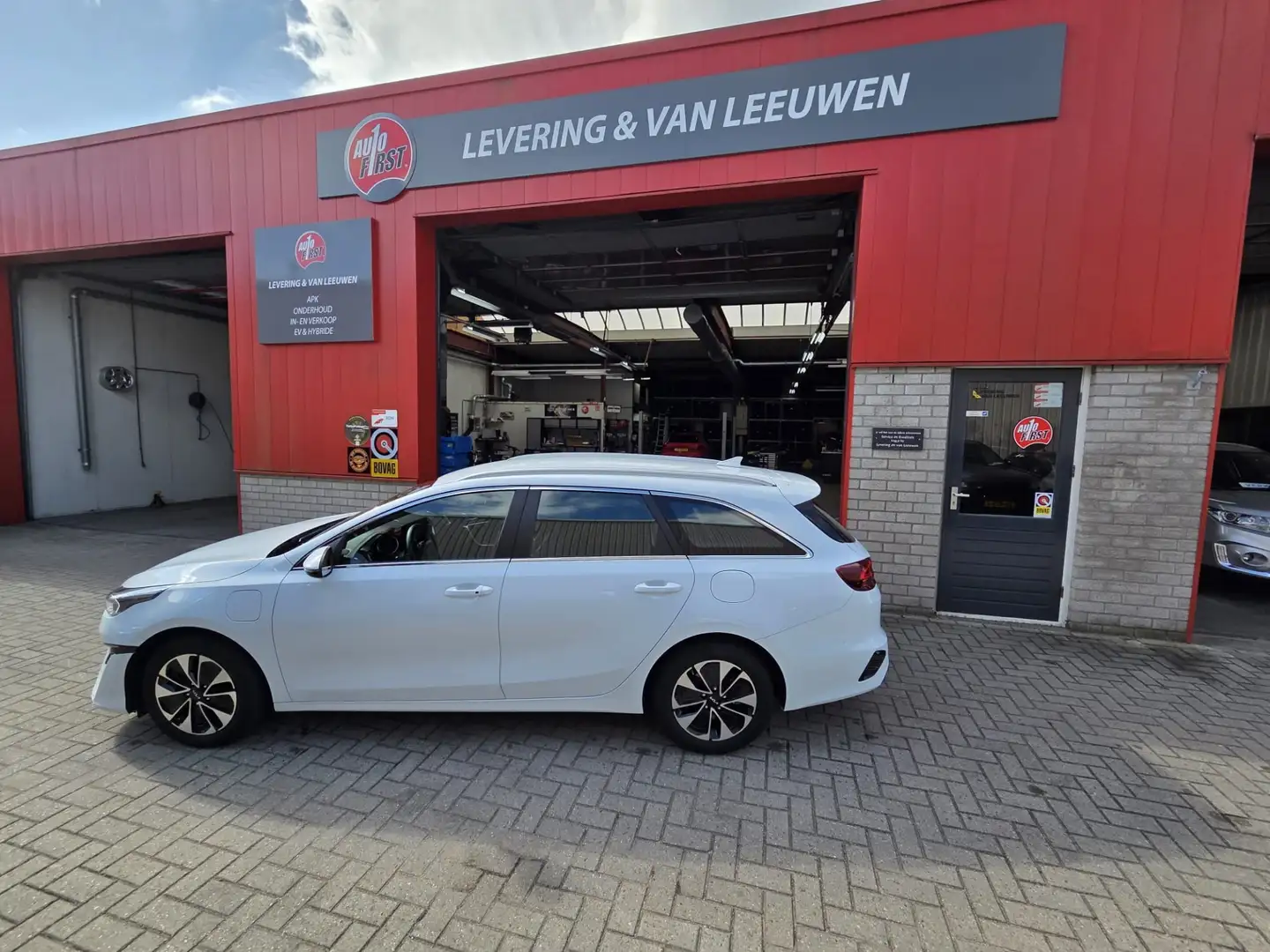 Kia Ceed SW / cee'd SW Sportswagon 1.6 GDI PHEV DynamicLine Wit - 2