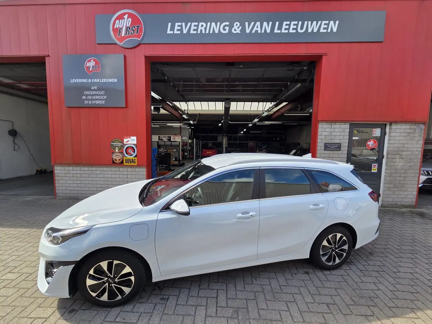 Kia Ceed SW / cee'd SW Sportswagon 1.6 GDI PHEV DynamicLine Wit - 1