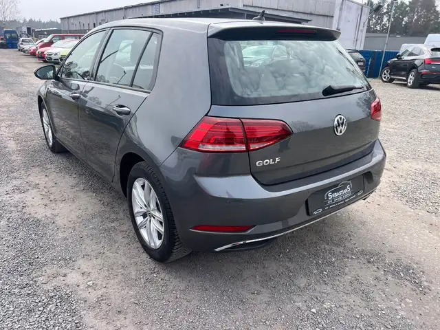 Volkswagen Golf view 6