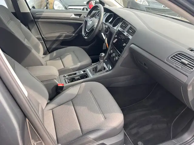 Volkswagen Golf view 10