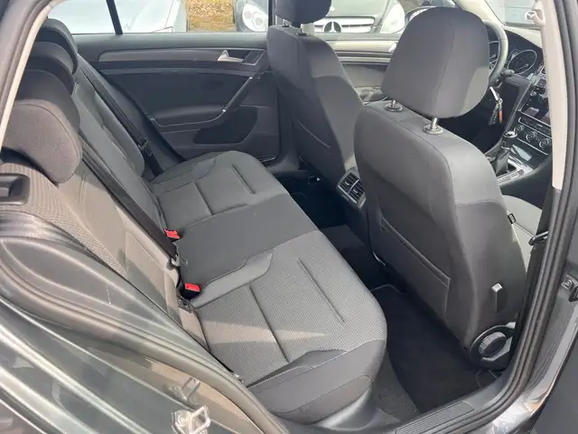 Volkswagen Golf view 12