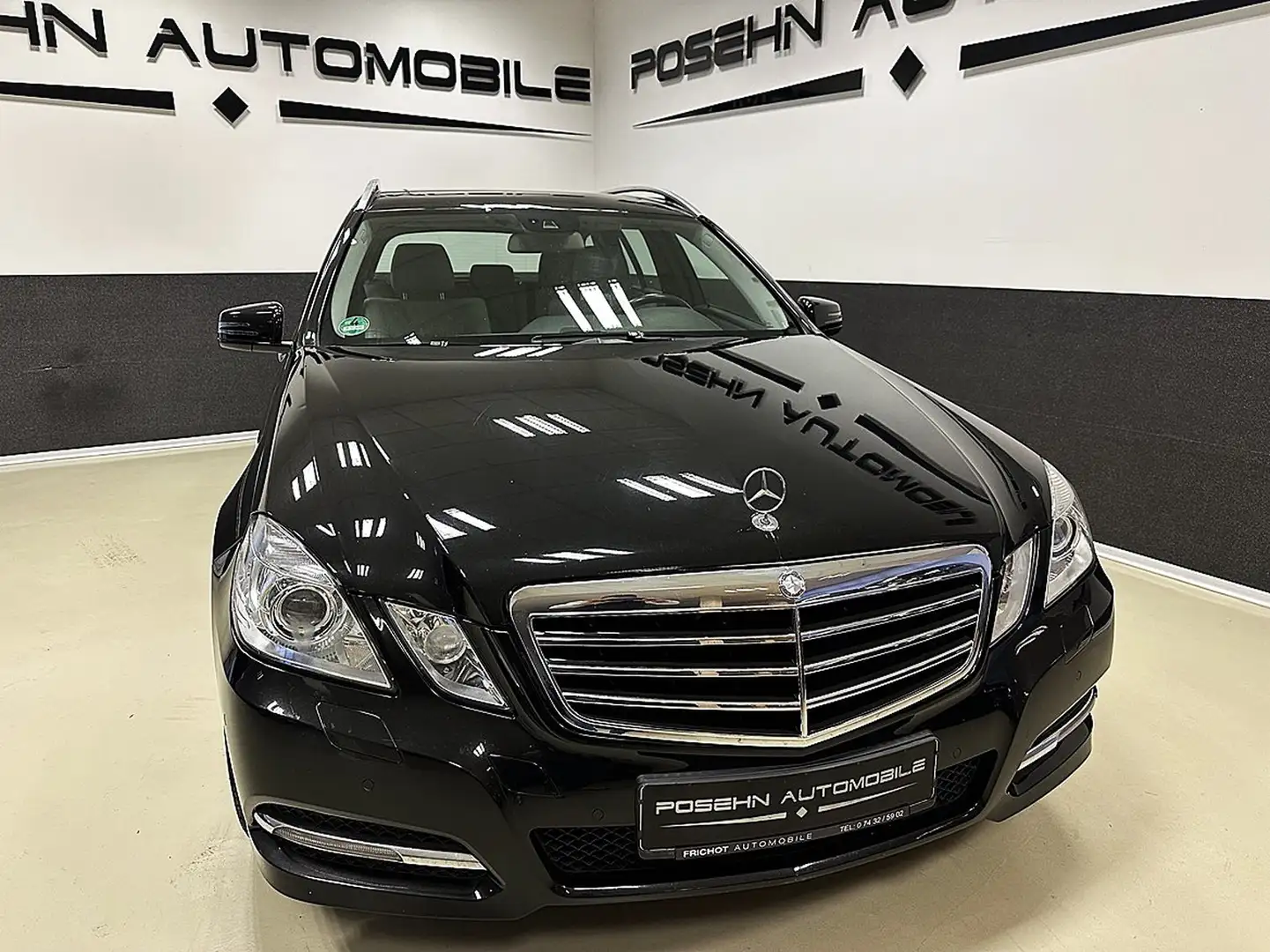 Mercedes-Benz E 200 CGI T Avantgarde BE Navi AHK Teilleder Schwarz - 2