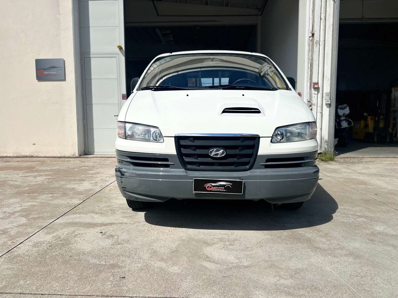 Hyundai H 100 H-1 2.5 TDI AUTOCARRO CASSONE FISSO 3 POSTI