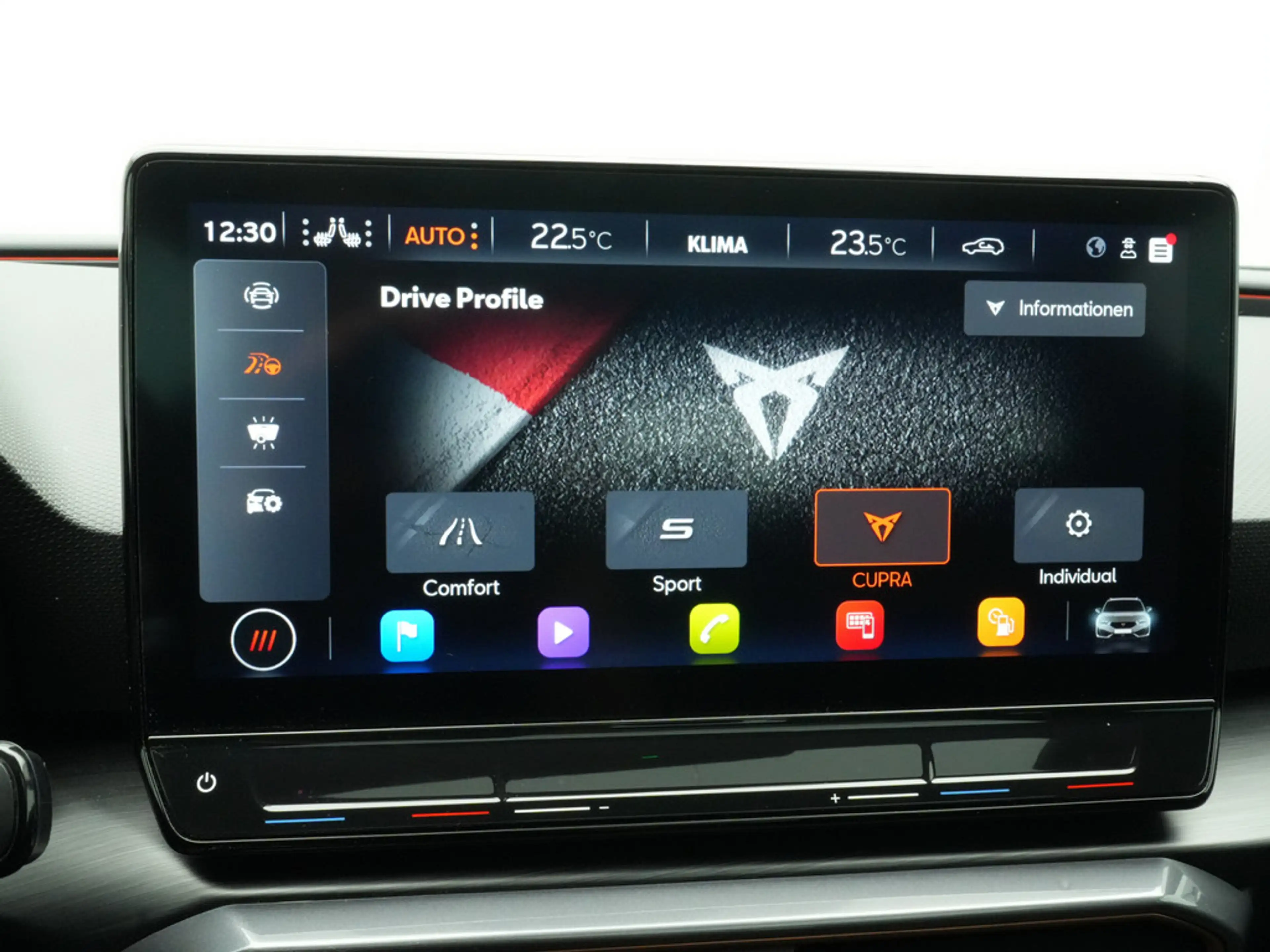 CUPRA Leon ST VZ MATRIX PANO AHK DCC KAM ACC PDC — photo 13
