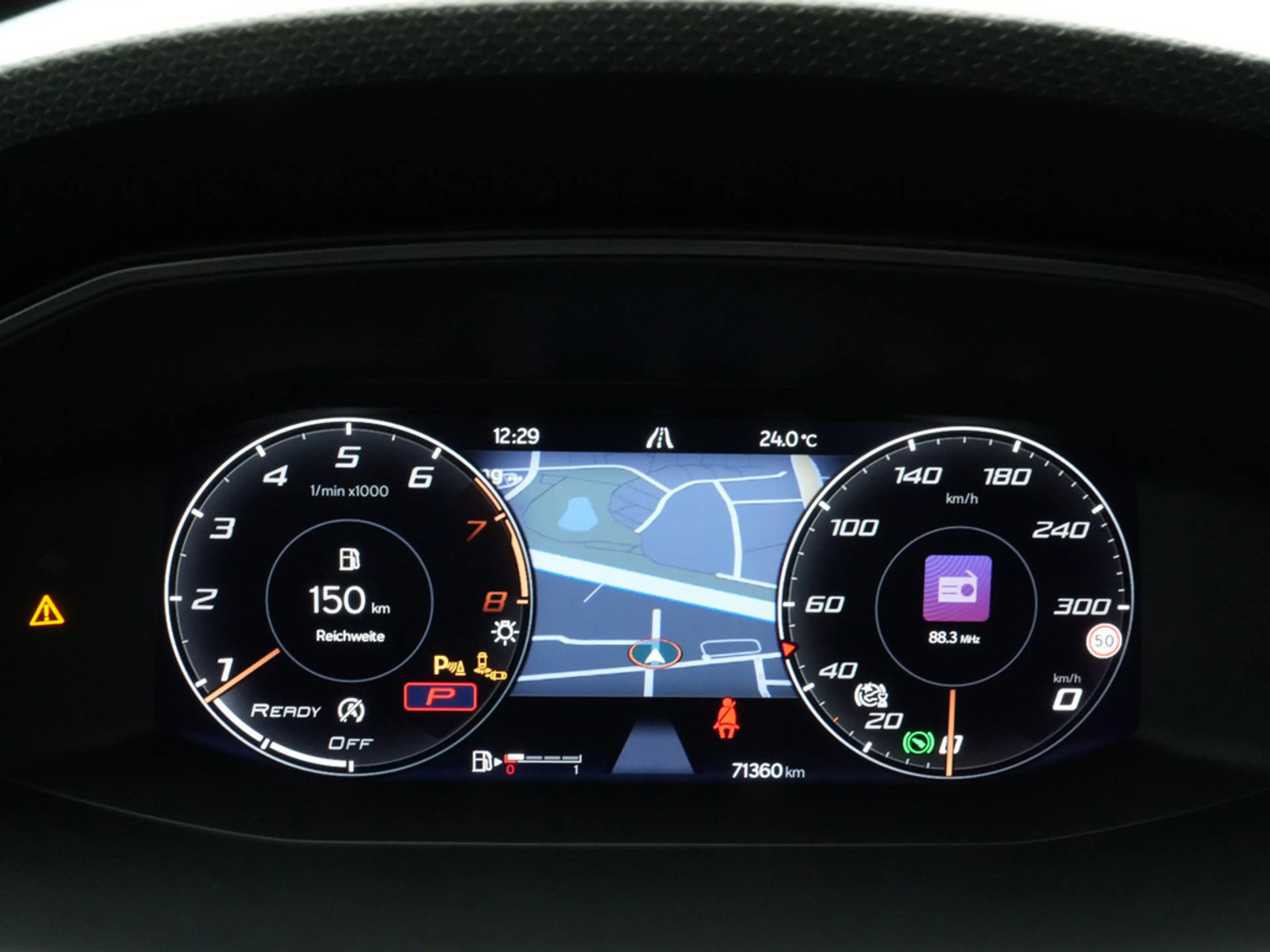 CUPRA Leon ST VZ MATRIX PANO AHK DCC KAM ACC PDC — photo 9