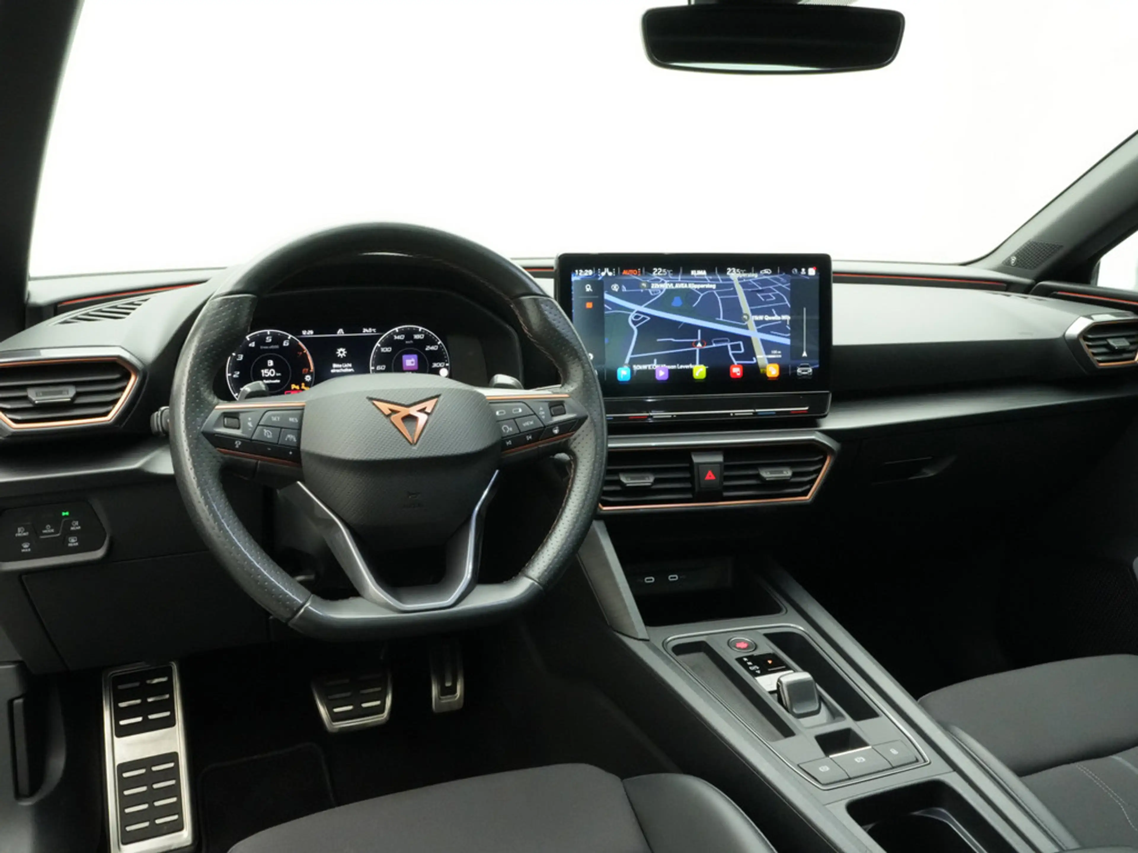 CUPRA Leon ST VZ MATRIX PANO AHK DCC KAM ACC PDC — photo 7