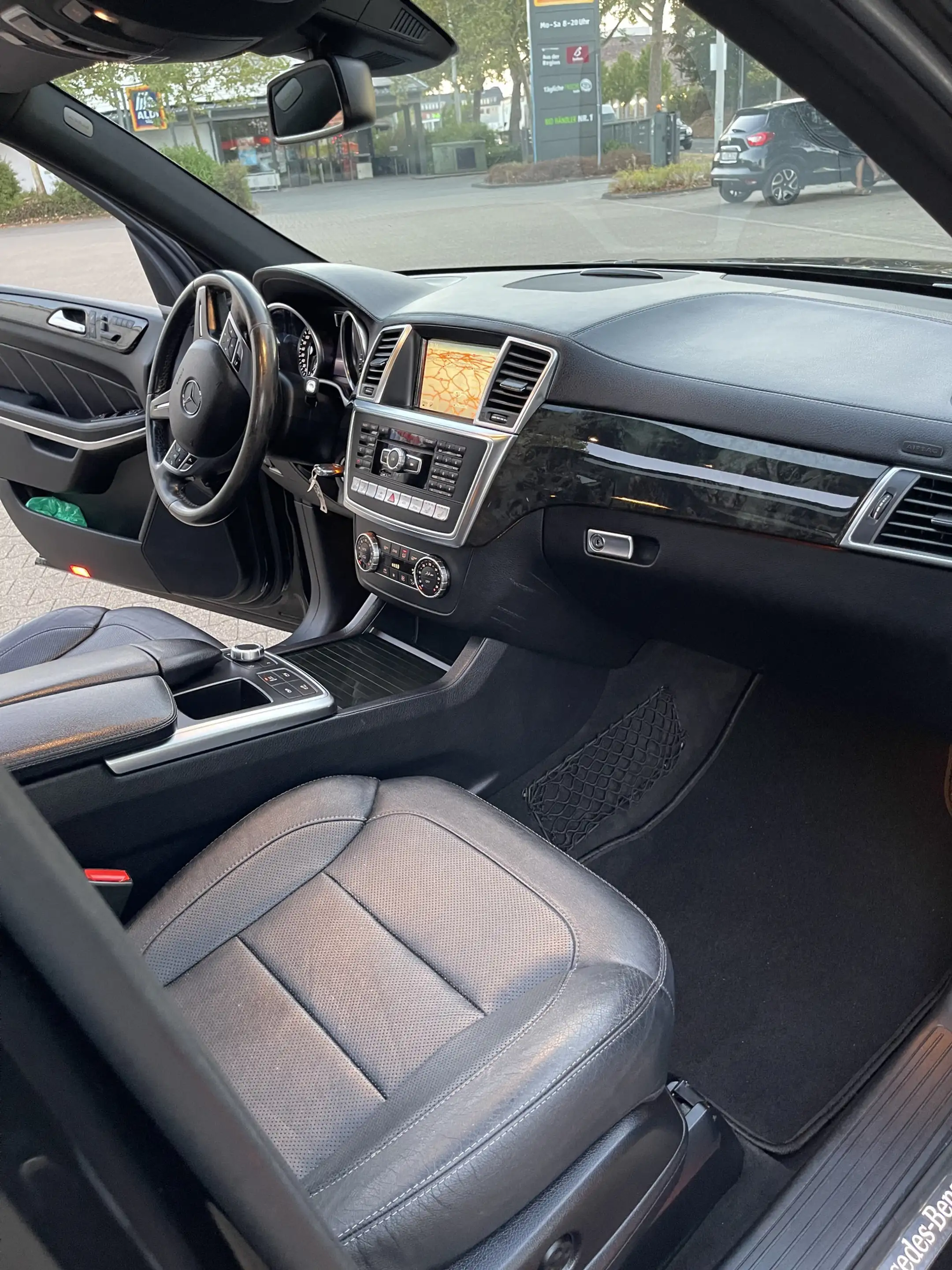 Mercedes-Benz GL 350 BlueTEC 4Matic AMG 7G-TRONIC Grand Edition|PANO| 7 — photo 12