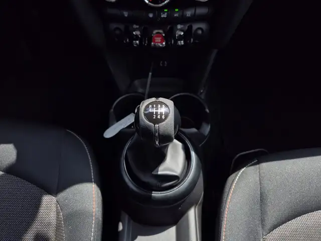 Mini Cooper Cooper view 10