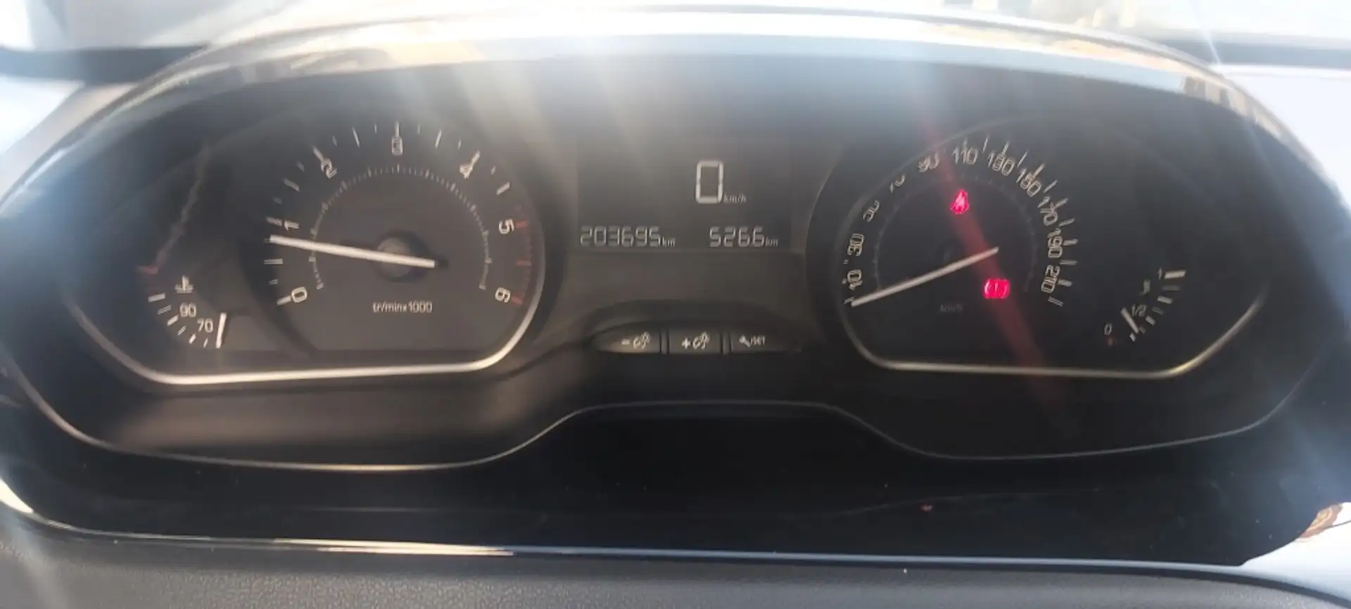 Peugeot 208 1.6 BlueHDi Active 100 Blanco - 2