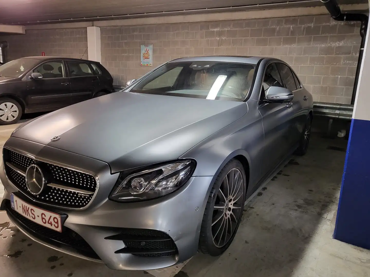 Mercedes-Benz E 220 d 4Matic 9G-TRONIC Grijs - 1