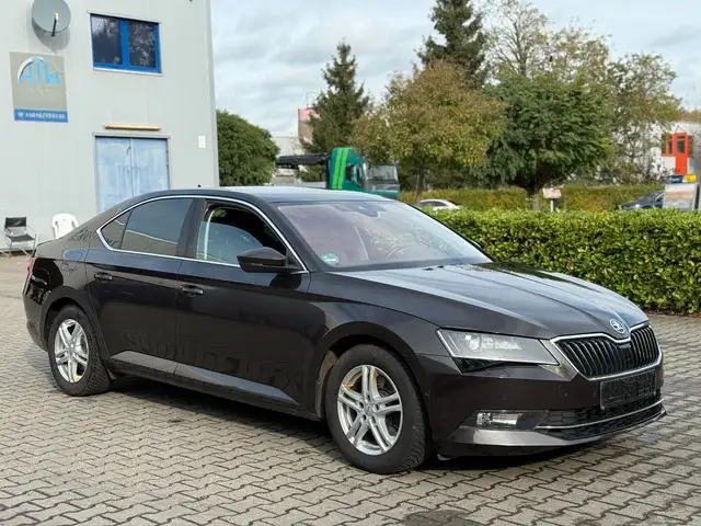 Skoda Superb Lim. Style Auto.*Navi *Vollleder *Hu Neu