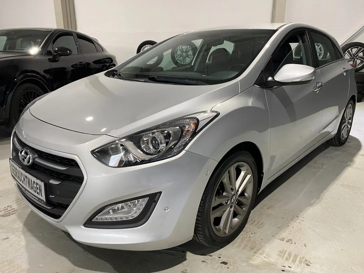 Hyundai i30 1.6 GDI*Style HU neu*Klimaautomatik* Silber - 1