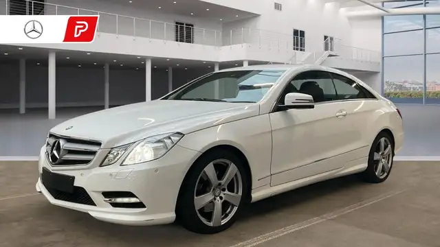 Mercedes-Benz E 250 Avantgarde 7-G AMG Coupe NAVI XENON 2.HD!