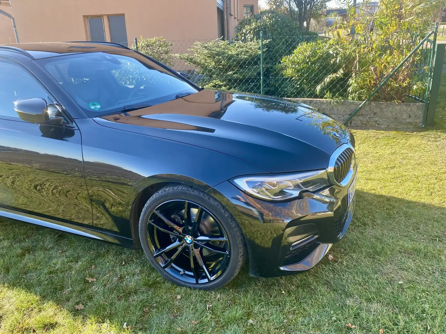 BMW 320 320d Touring M Sport Schwarz - 2