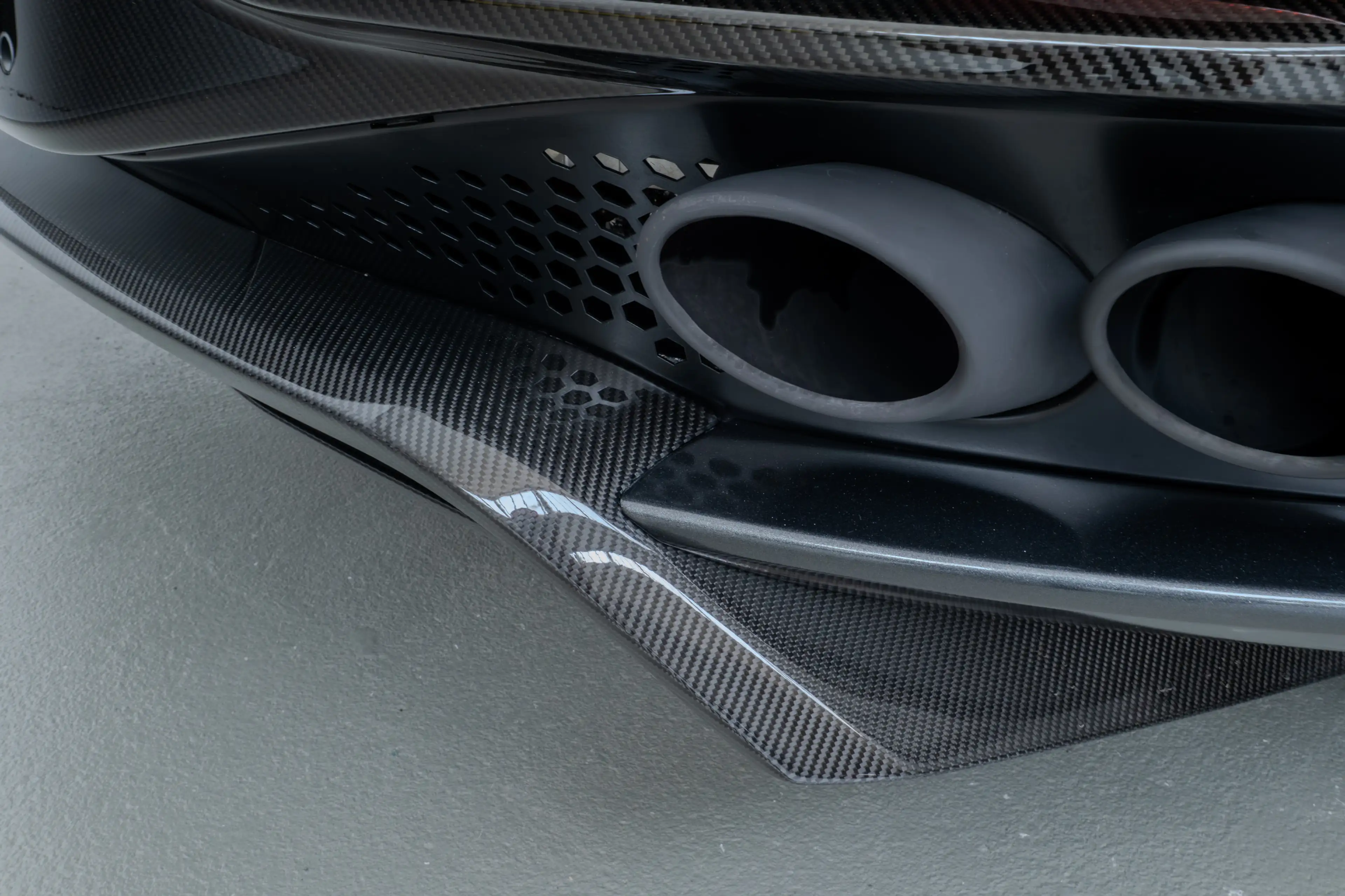 Aston Martin DBS Superleggera I TitaniumExhaust I Carbon Ext. — photo 11