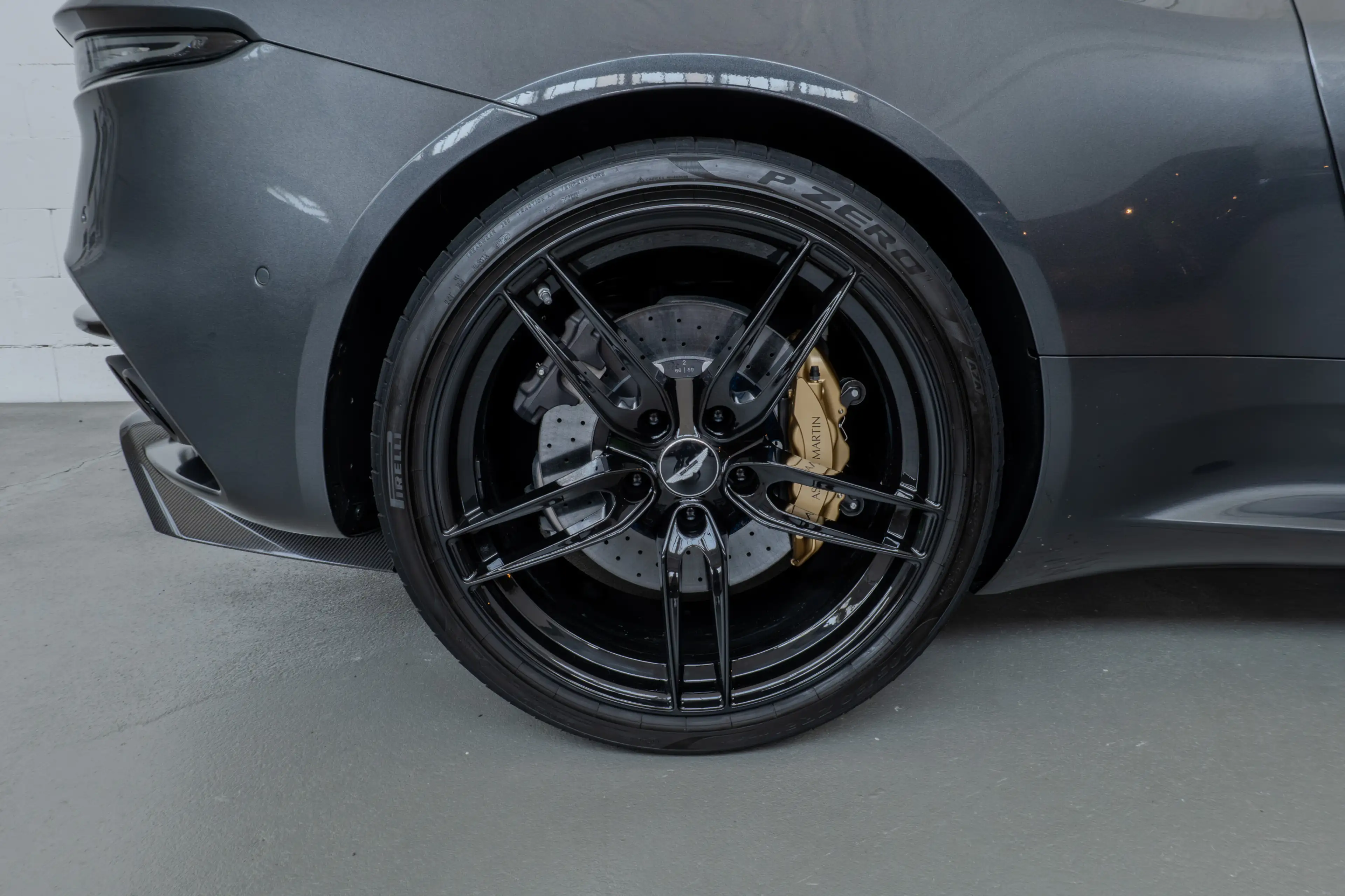 Aston Martin DBS Superleggera I TitaniumExhaust I Carbon Ext. — photo 13