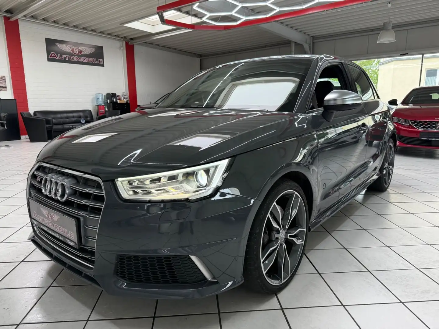 Audi S1 Sportback 2.0 TFSI quattro XENON NAVI PDC Grau - 1
