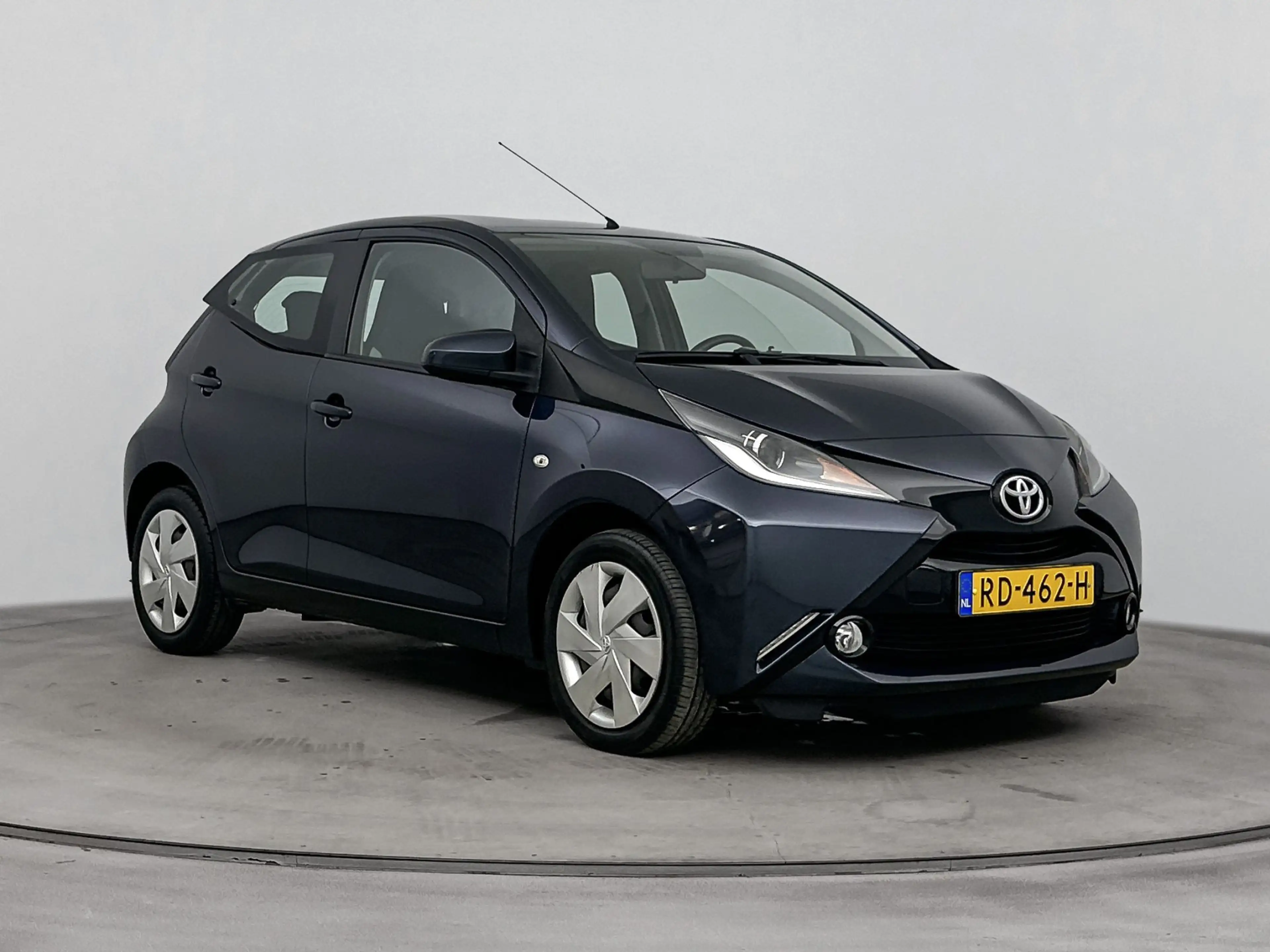 Toyota Aygo 1.0 VVT-i x-play Automaat | Parkeercamera | Metall — photo 12