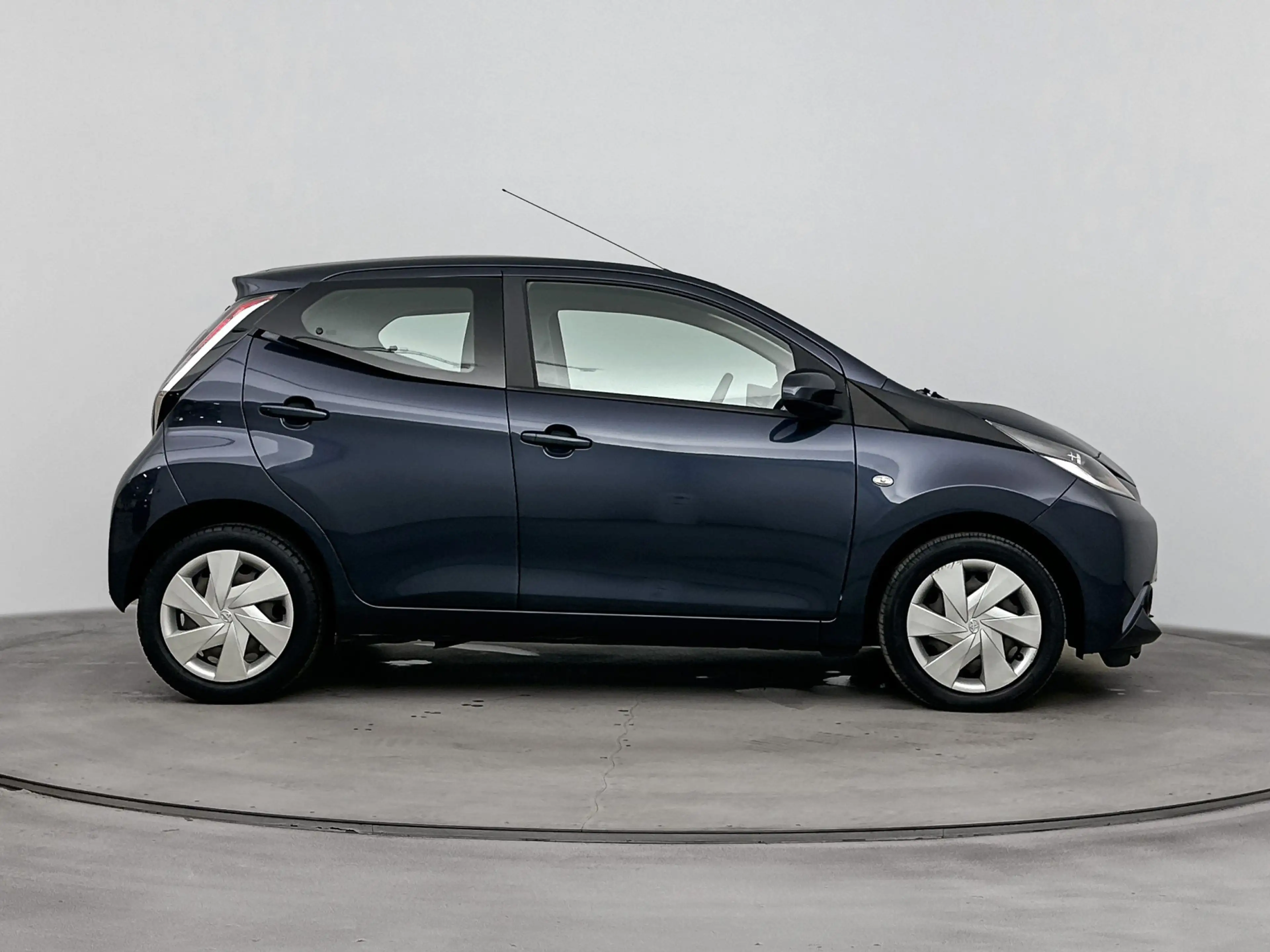 Toyota Aygo 1.0 VVT-i x-play Automaat | Parkeercamera | Metall — photo 11