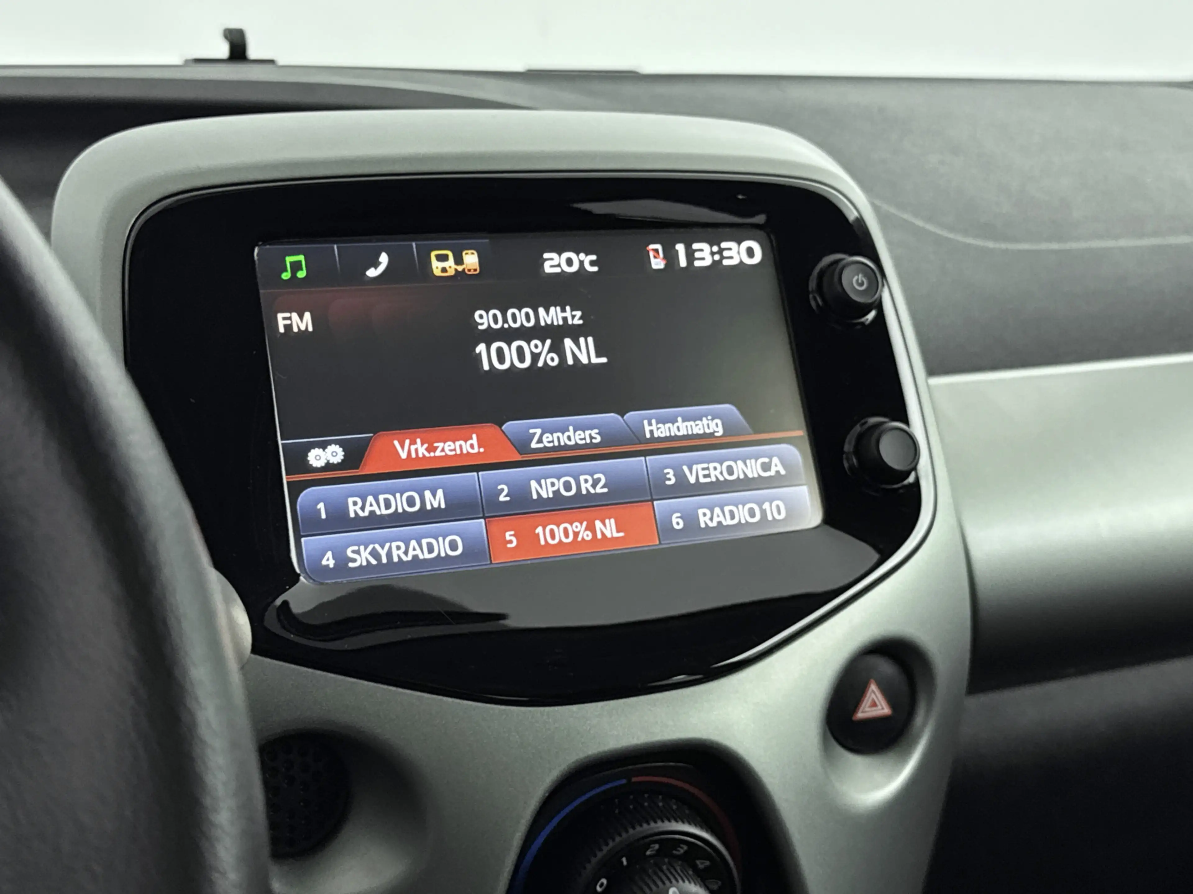 Toyota Aygo 1.0 VVT-i x-play Automaat | Parkeercamera | Metall — photo 7