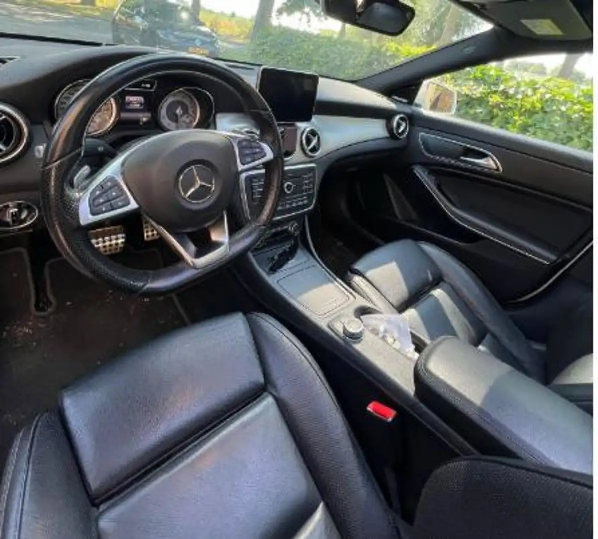 Mercedes-Benz CLA 250 Coupé AMG Line | Panoramisch Dak | Verwarmde Zetel Wit - 2