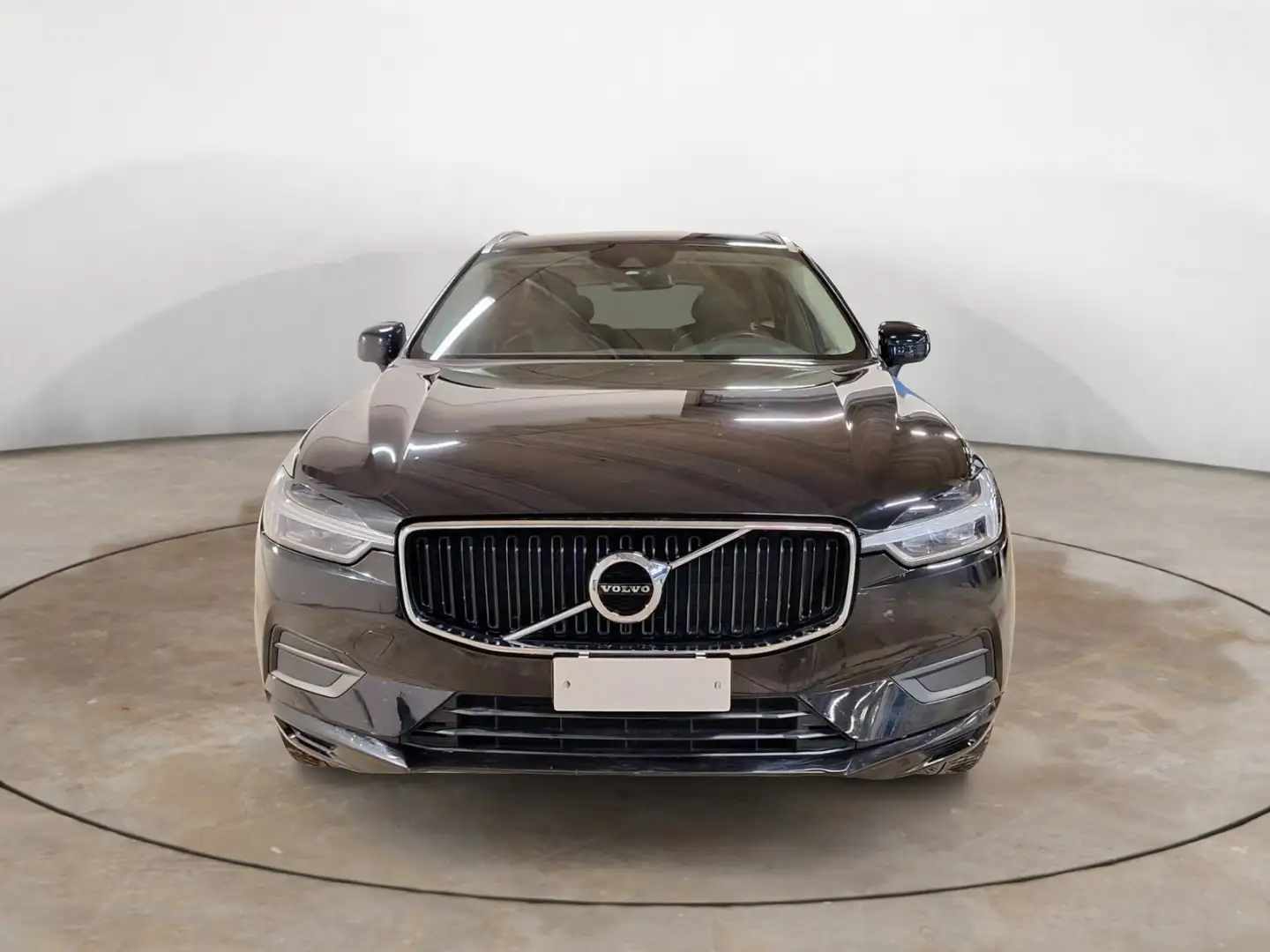 Volvo XC60 D4 AWD Geartronic Business 3 ANNI DI GARANZIA KM Negro - 2