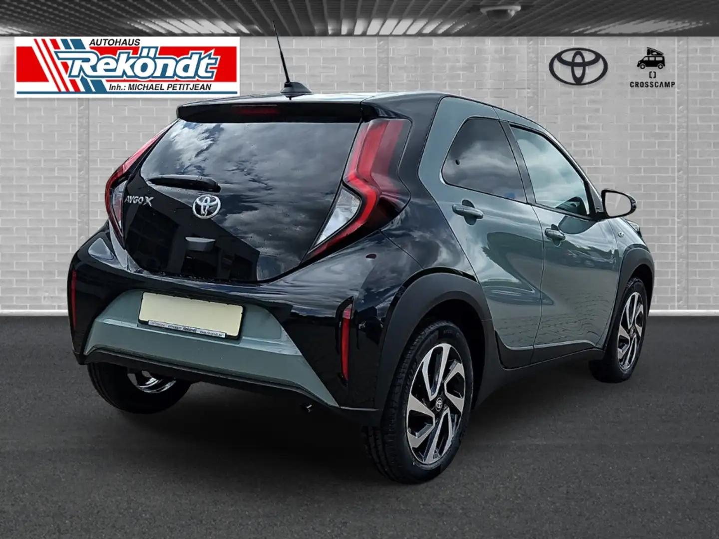 Toyota Aygo X Teamplayer 1.0 VVT-i EU6e, Kamera, ACC Grün - 2
