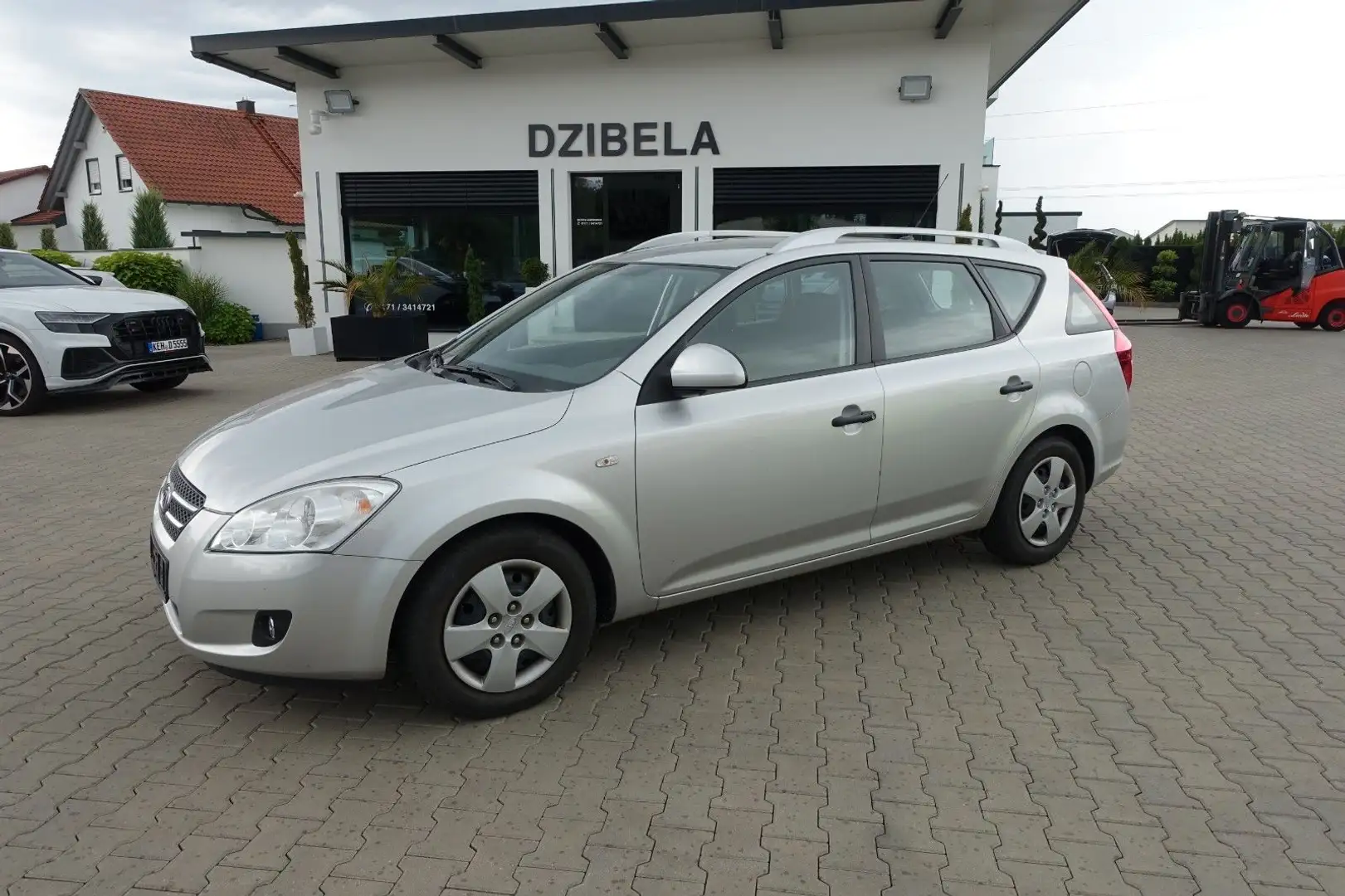 Kia Ceed SW / cee'd SW 1.6CRDI Silber - 1