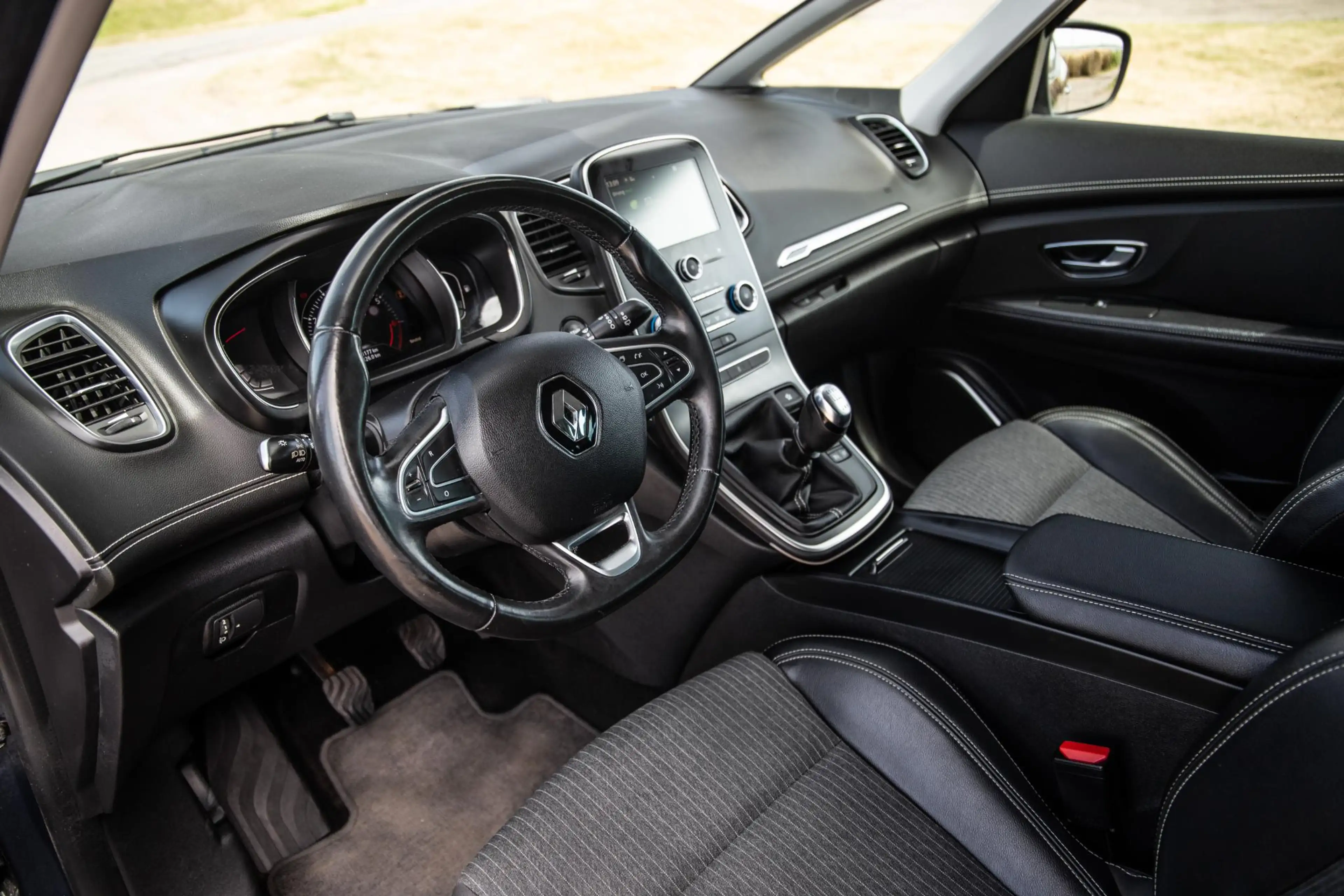 Renault Scenic 1.3 TCe Intens CARPLAY / CRUISE CONTROLE / LED / C — photo 15
