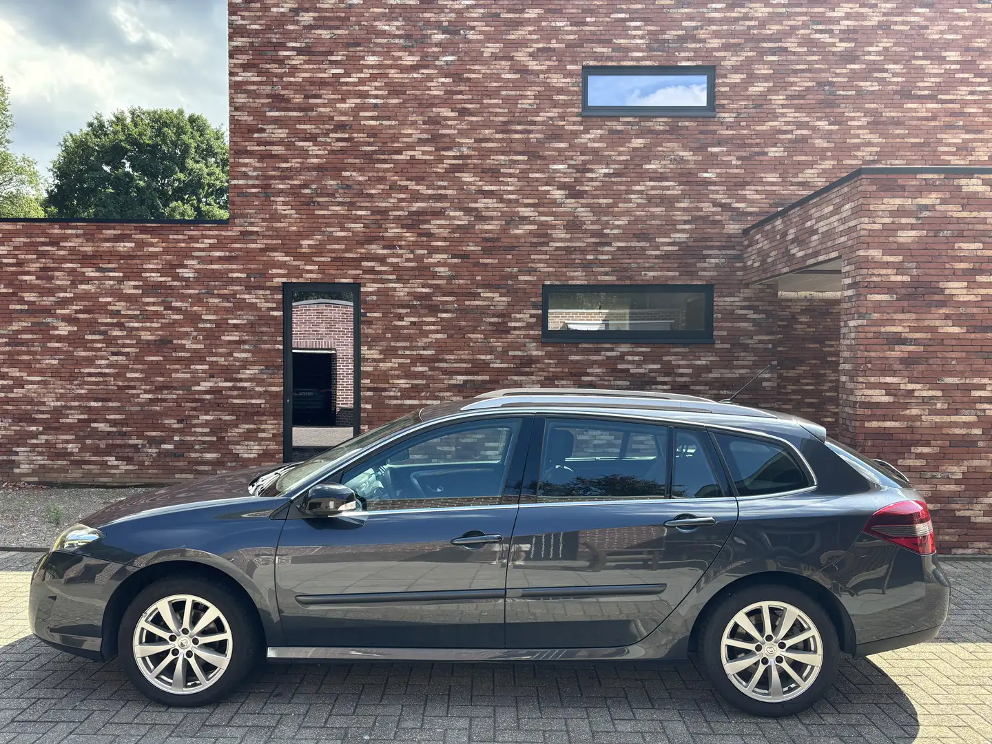 Renault Laguna Grandtour dCi 110 FAP Sportway - 2