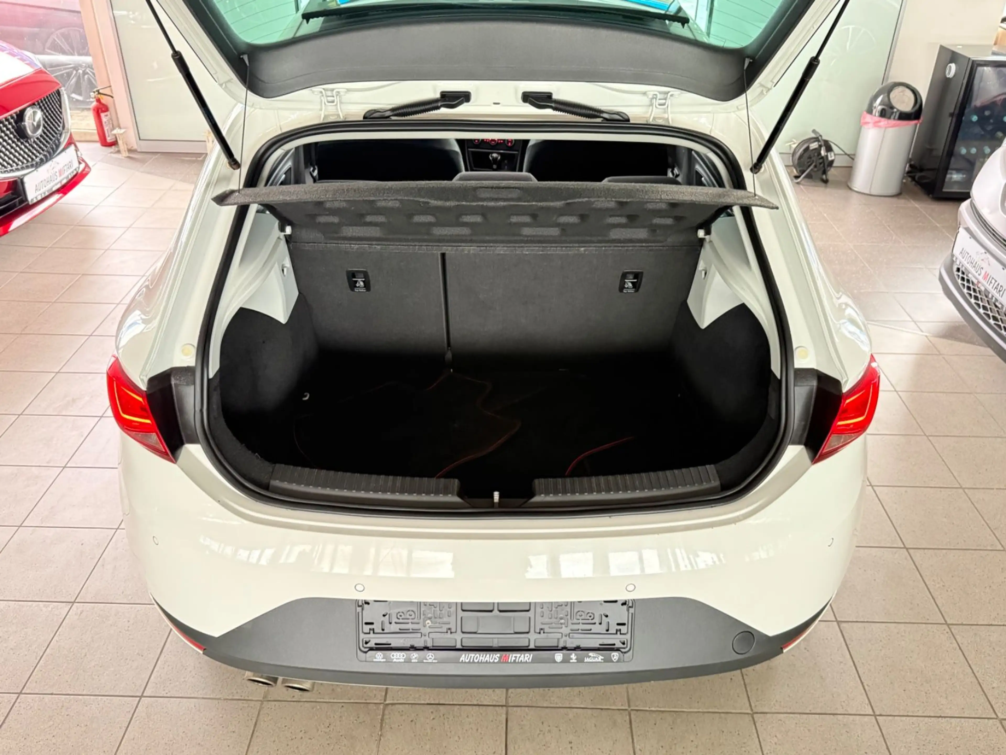 SEAT Leon FR 1.4 TSI Xenon Navi Panorama PDC Leder LM — photo 8