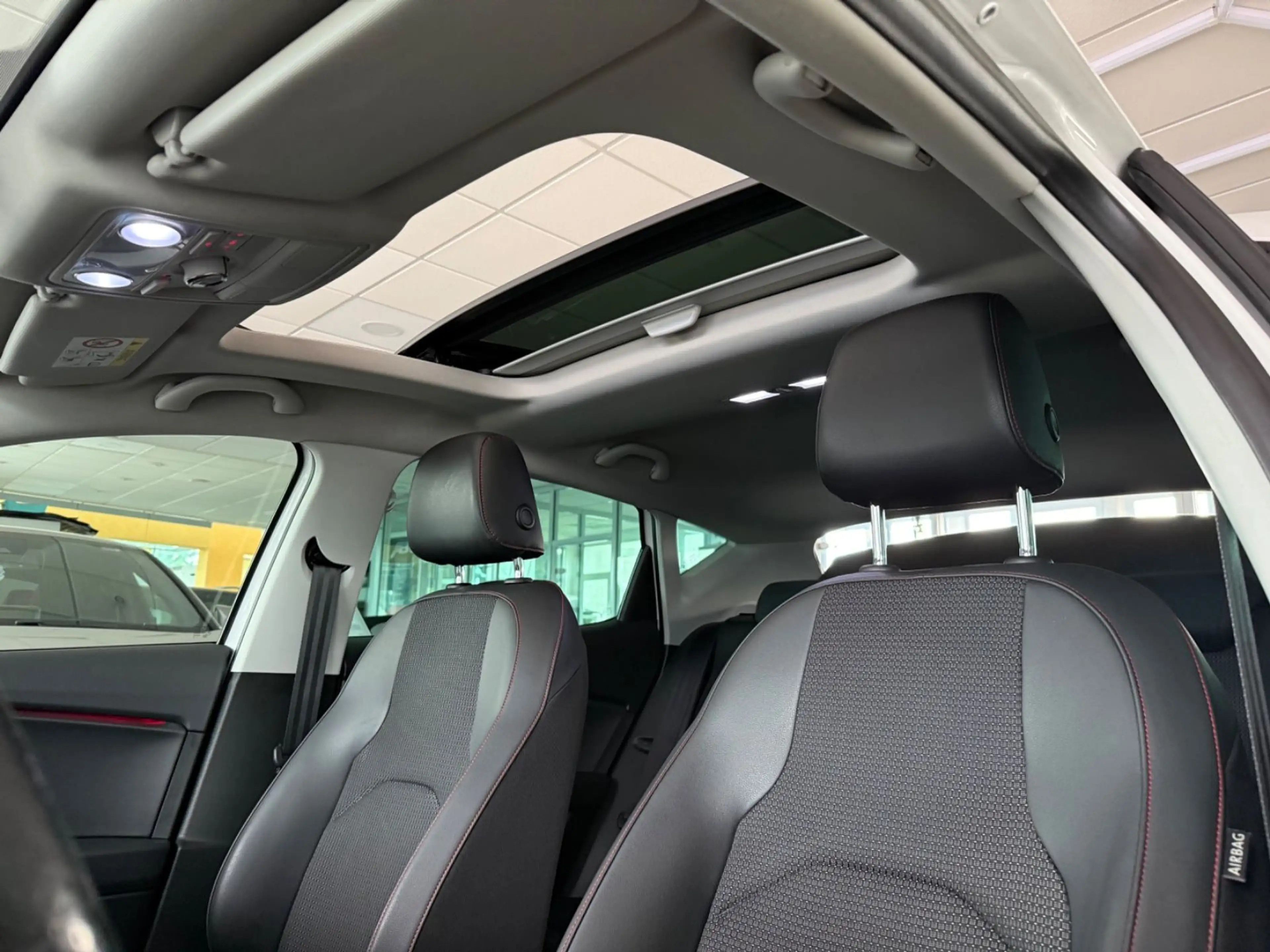 SEAT Leon FR 1.4 TSI Xenon Navi Panorama PDC Leder LM — photo 13