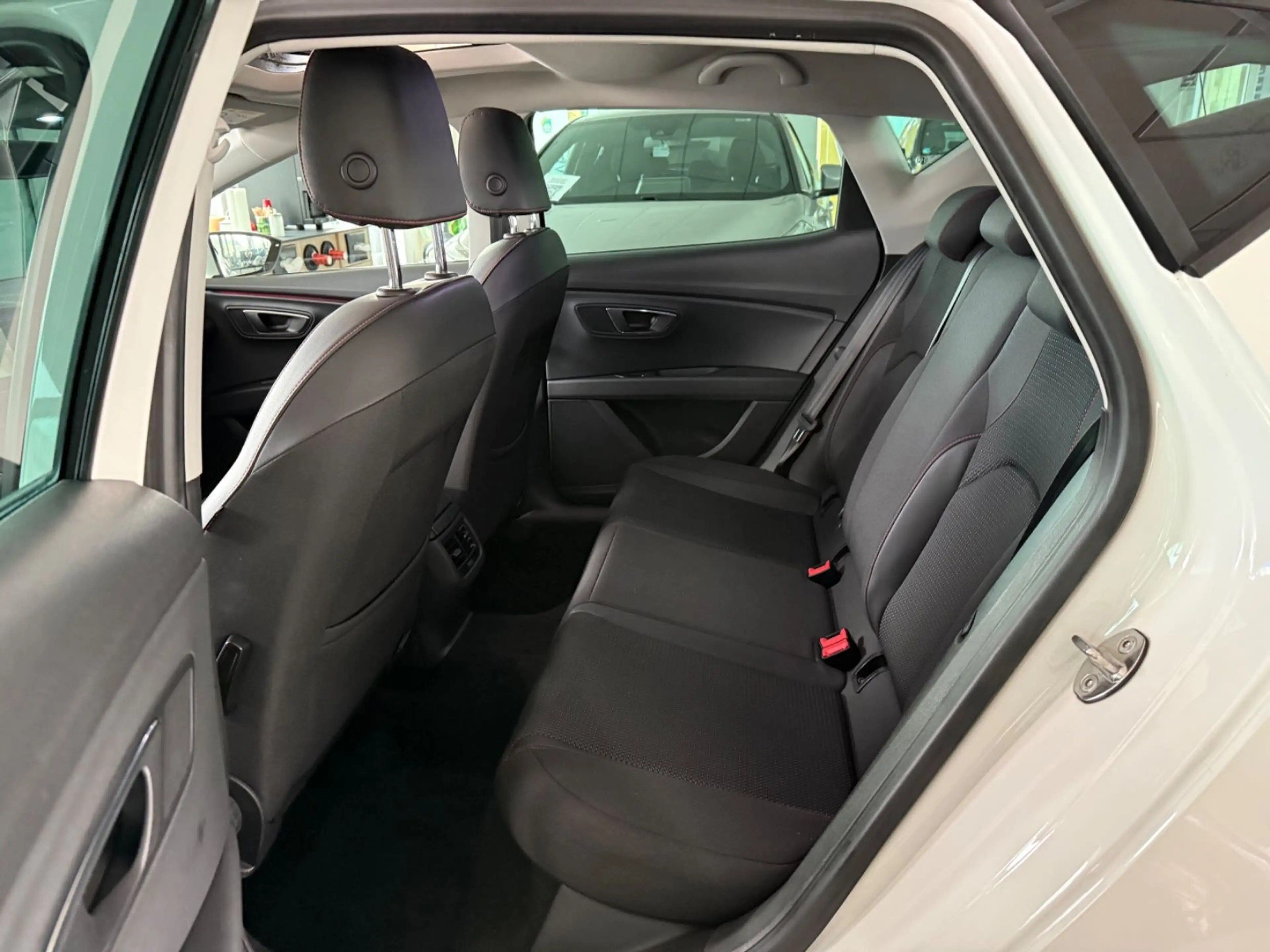 SEAT Leon FR 1.4 TSI Xenon Navi Panorama PDC Leder LM — photo 14