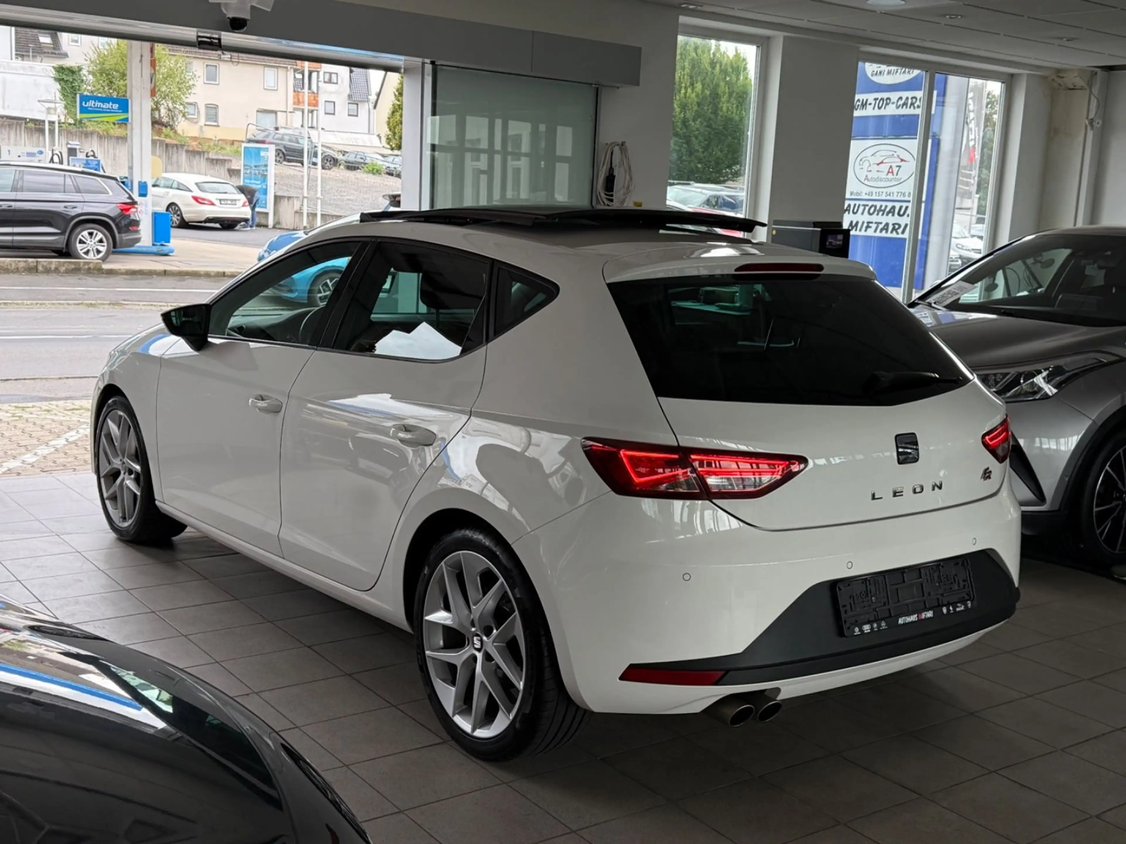 SEAT Leon FR 1.4 TSI Xenon Navi Panorama PDC Leder LM — photo 2