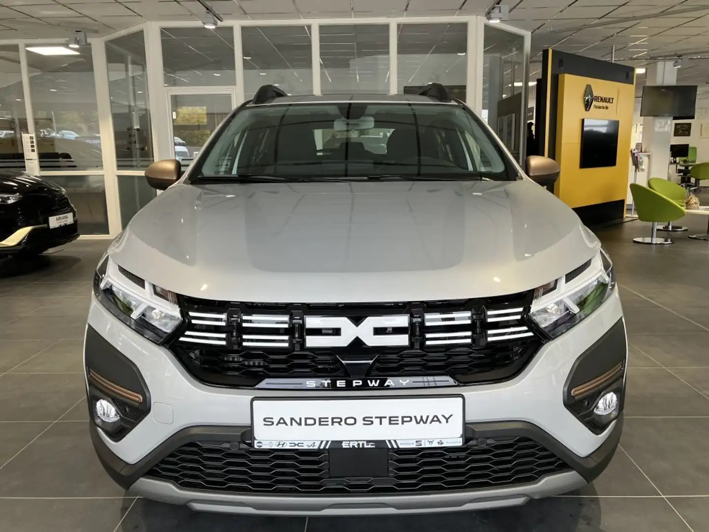 Dacia Sandero Stepway Extreme+ TCe 110 Grau - 2