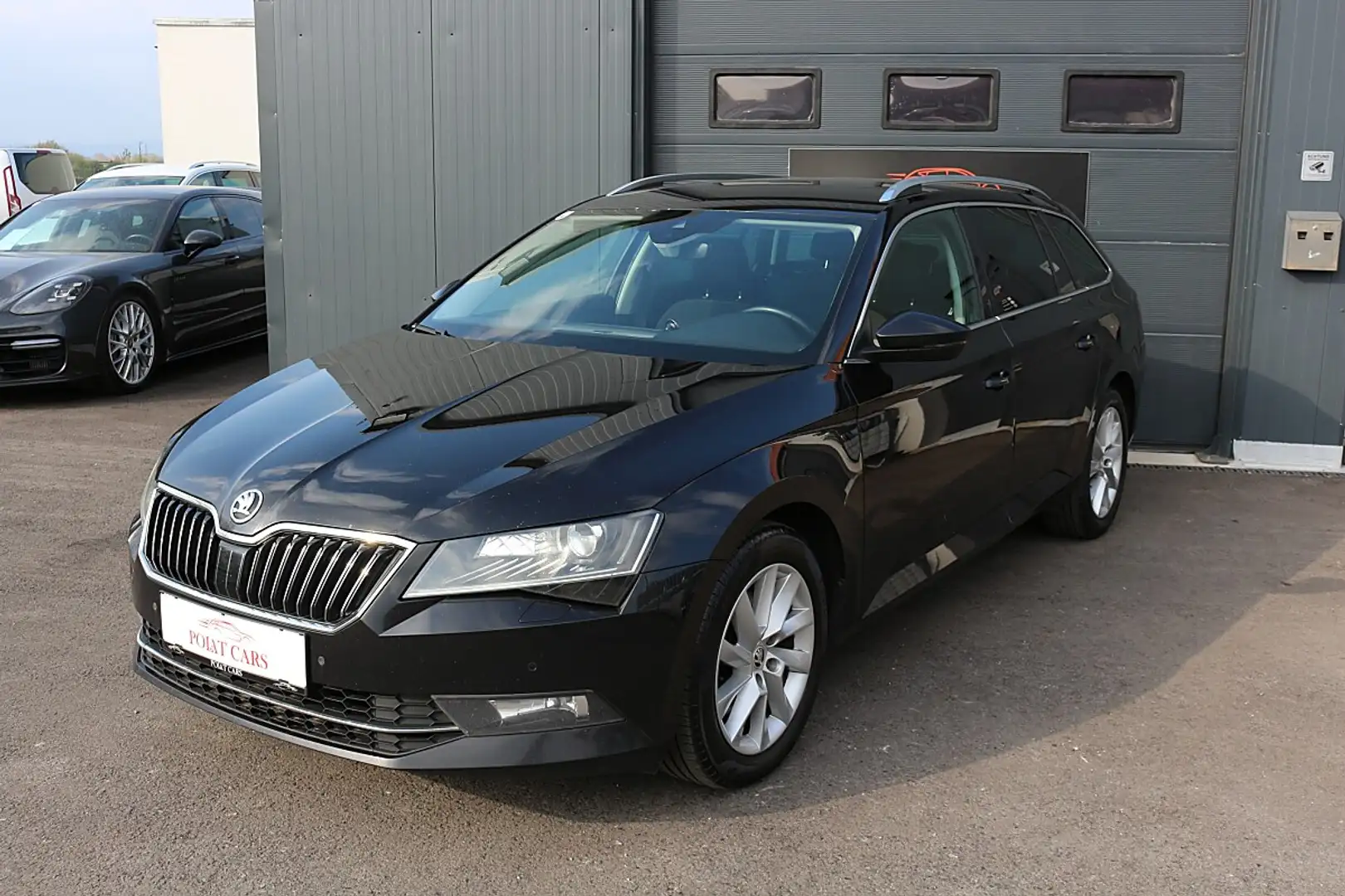 Skoda Superb Kombi 2.0 TDI Style DSG Schwarz - 1