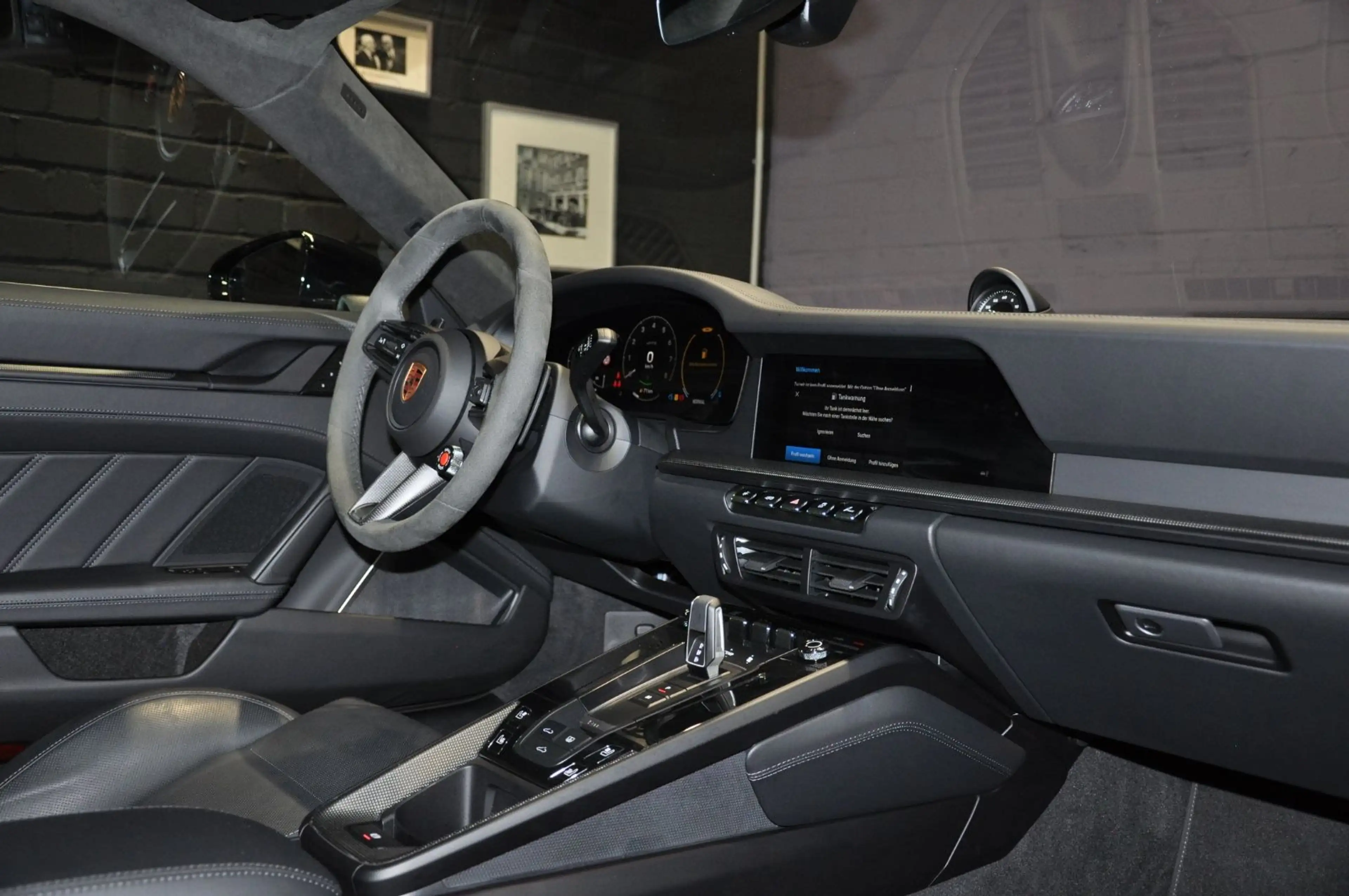 Porsche 911 Carrera 4 GTS T-Hybrid/erste Hand/ 5100 KM — photo 14