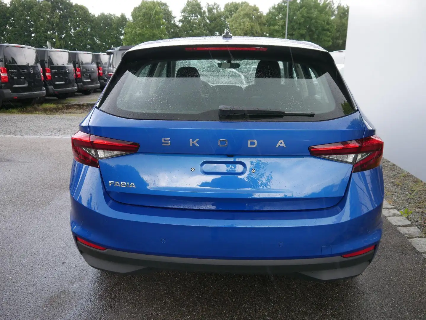 Skoda Fabia 130 Jahre 1,0 MPI*LED*PDC HI.*RFK*APP-CONNECT*S... Azul - 2